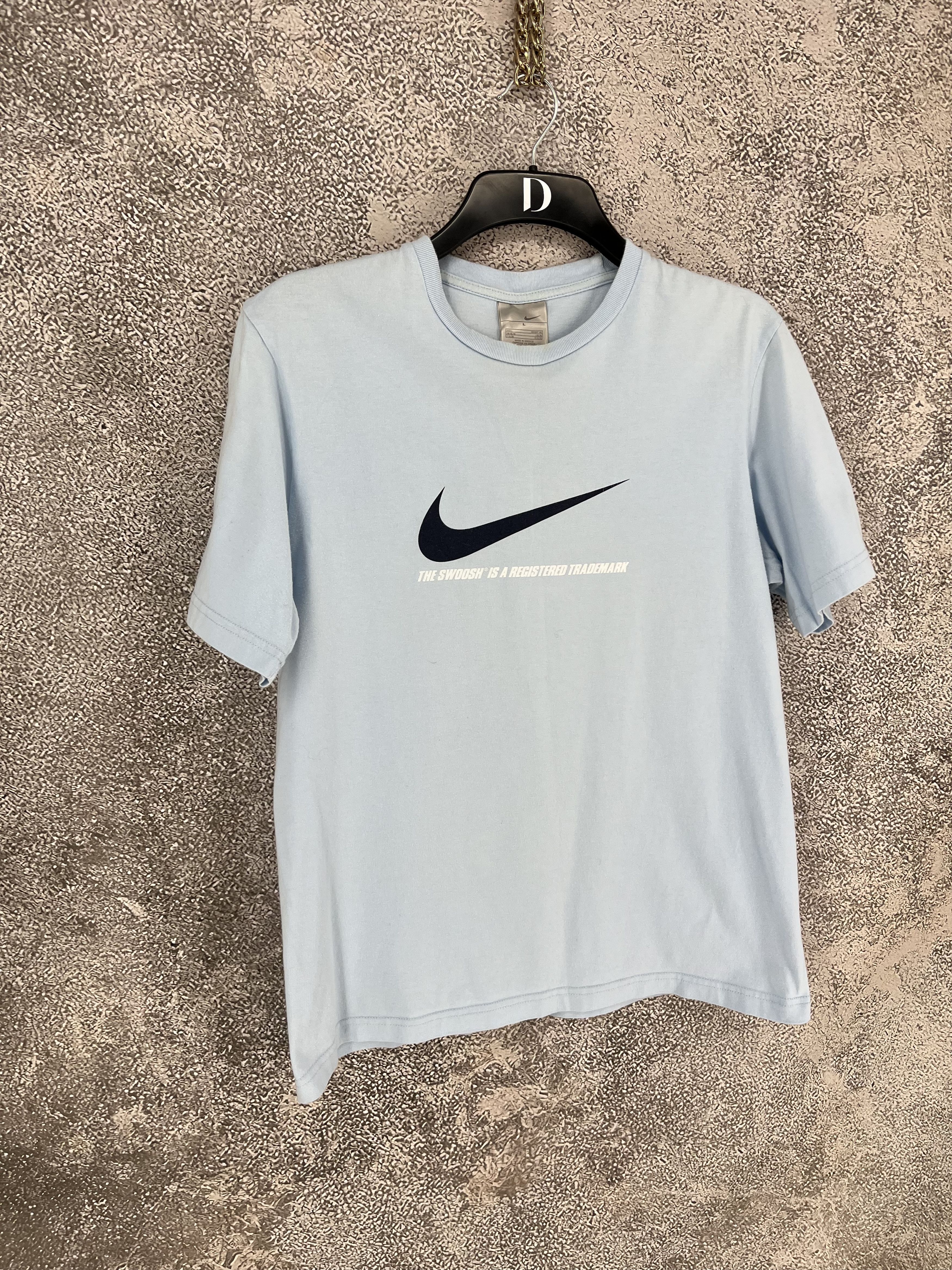 Nike NIKE T-Shirt White Big Blue Logo Size L Original Sportswear Size US L / EU 52-54 / 3 - 1 Thumbnail