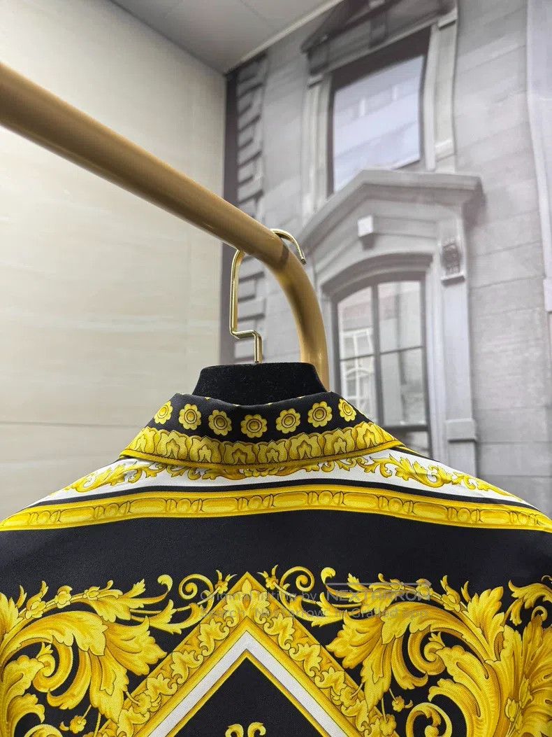 Versace Versace Black and gold Medusa long-sleeved shirt Size US L / EU 52-54 / 3 - 7 Thumbnail