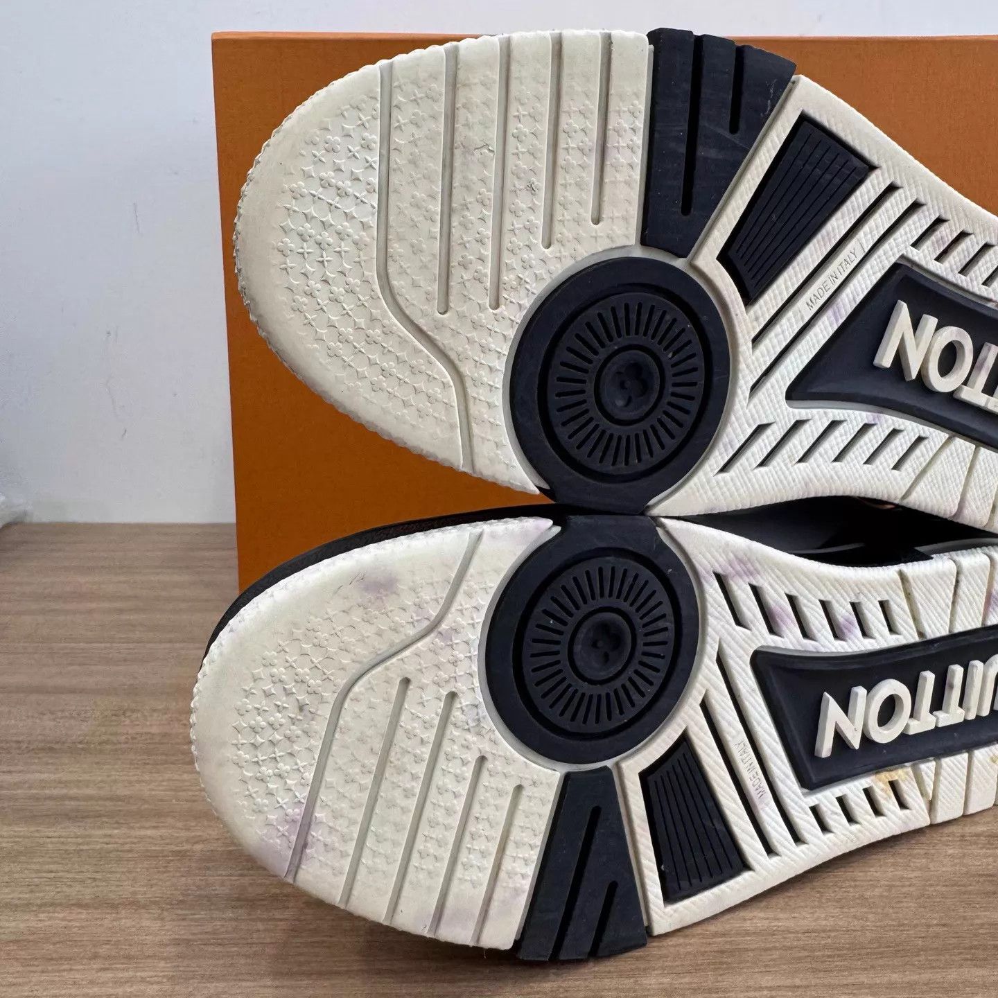 Louis Vuitton LV Trainer Black & Gray UK6.5 40.5 Size US 7.5 / EU 40-41 - 7 Thumbnail