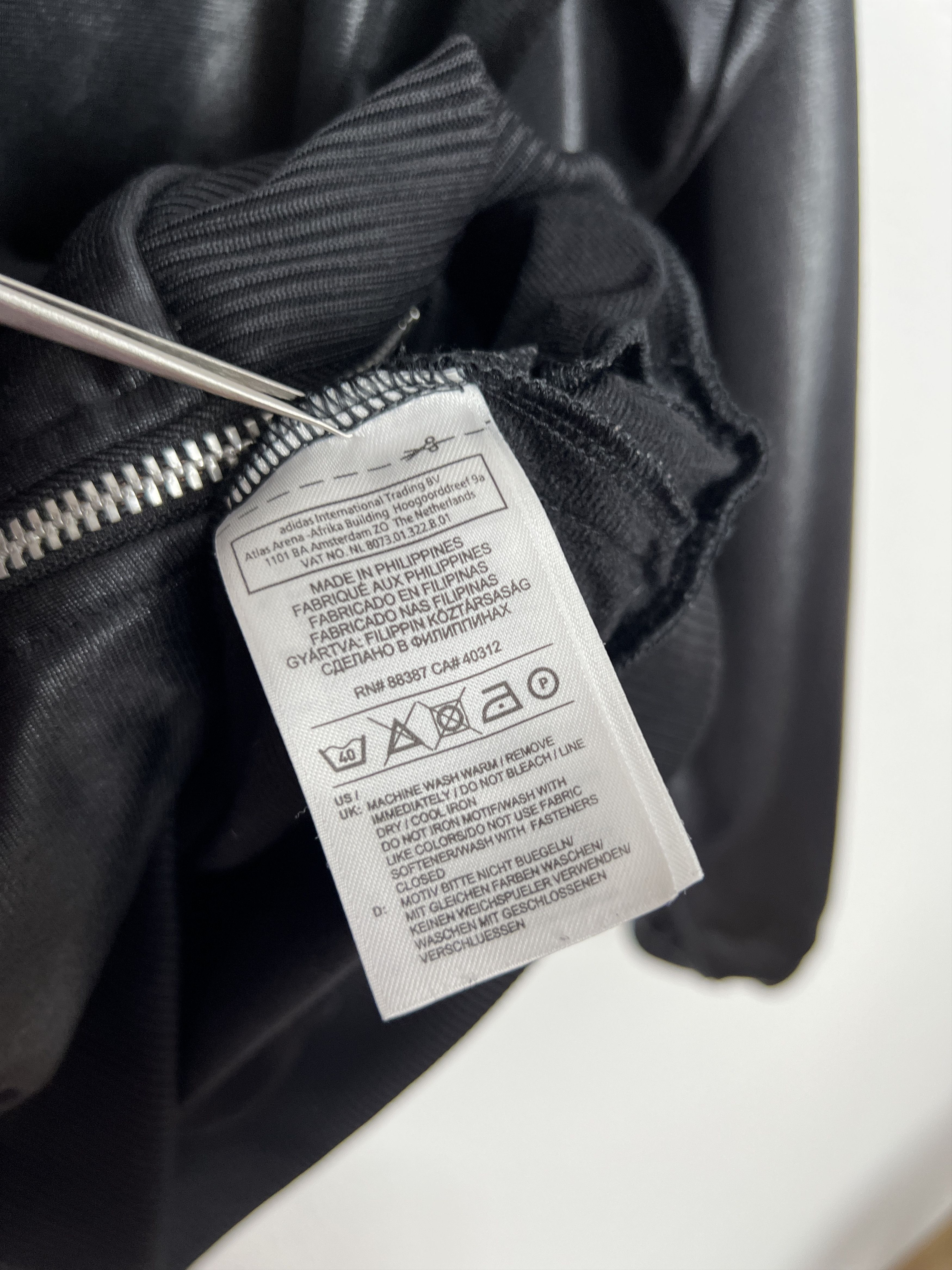 Adidas Vintage Adidas Originals Chile 62 Jacket Black Track Top Size US M / EU 48-50 / 2 - 7 Thumbnail