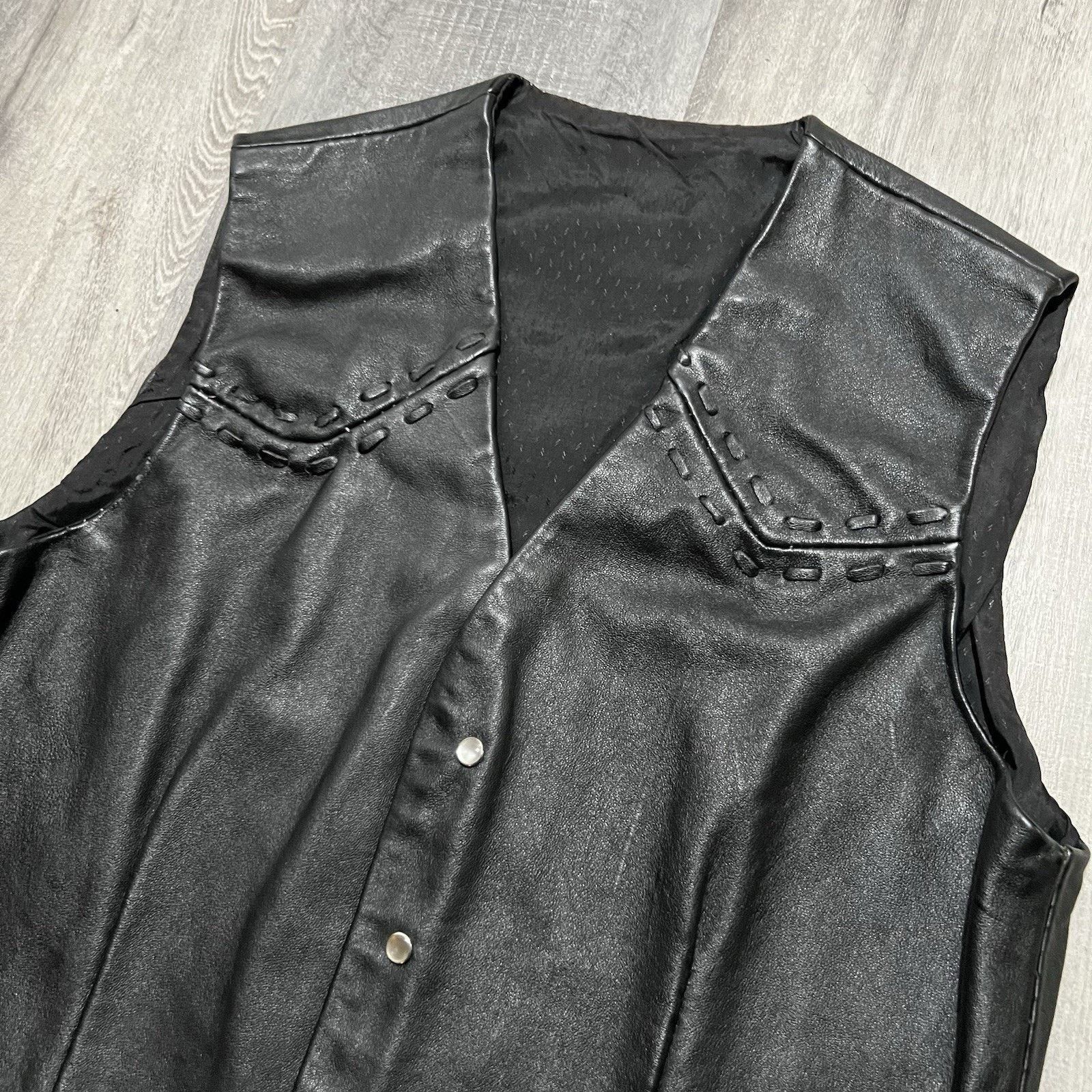 Vintage VTG 80s/90s Black Leather Pearl Snap Western Biker Vest S Size M / US 6-8 / IT 42-44 - 4 Thumbnail