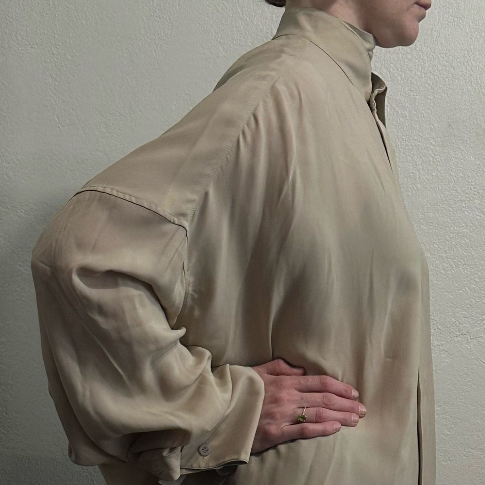 Balenciaga SS20 Unisex Oversized Button Front Shirt size FR 34 Beige Size ONE SIZE - 10 Thumbnail