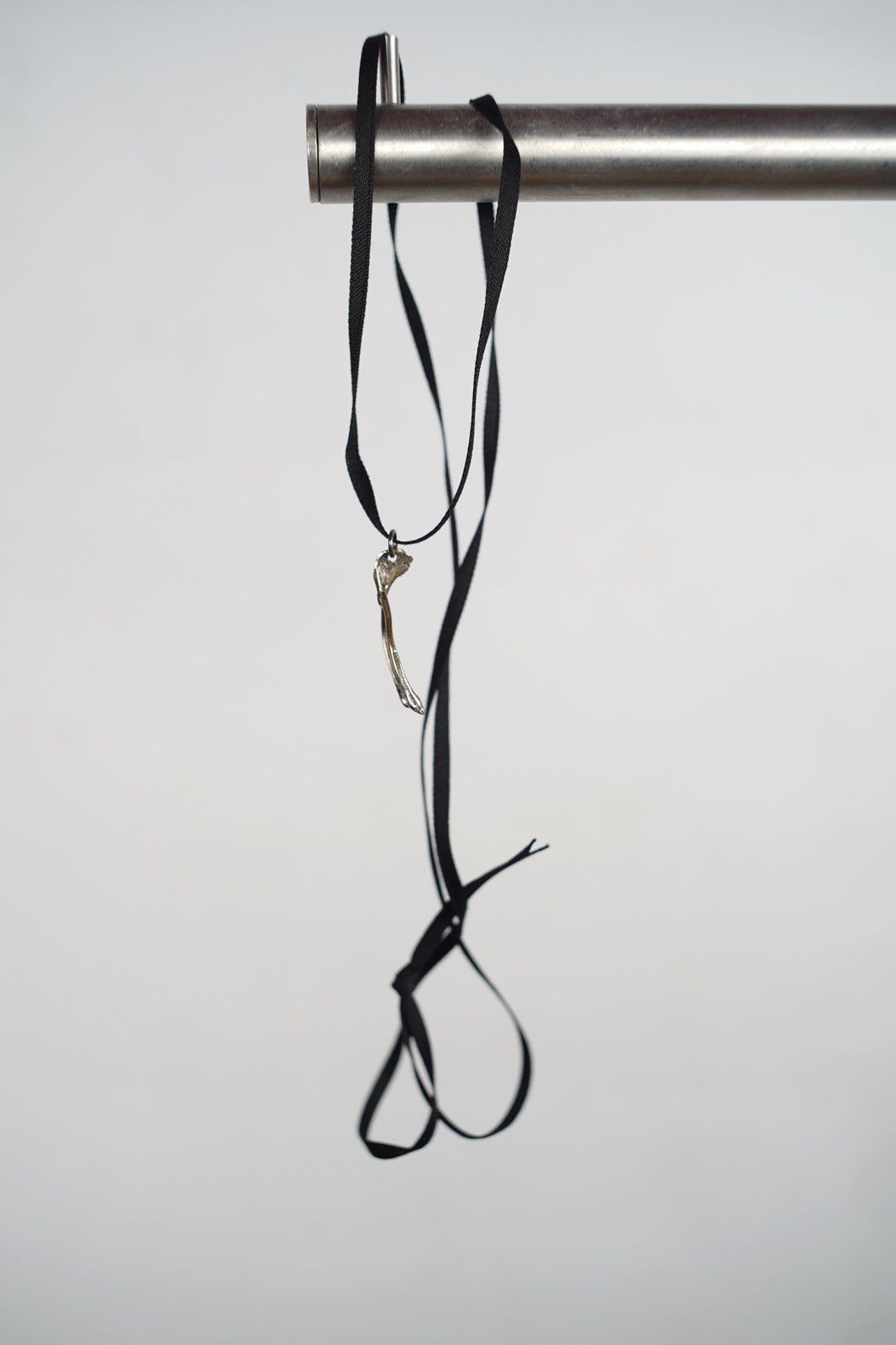 Ann Demeulemeester Ann Demeulemeester silver Wishbone necklace Size ONE SIZE - 2 Thumbnail