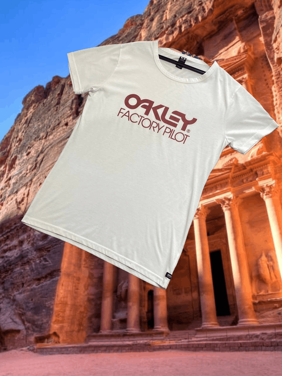Oakley Streetwear T-Shirt Oakley big logo white Y2K Vintage Size US S / EU 44-46 / 1 - 1 Thumbnail