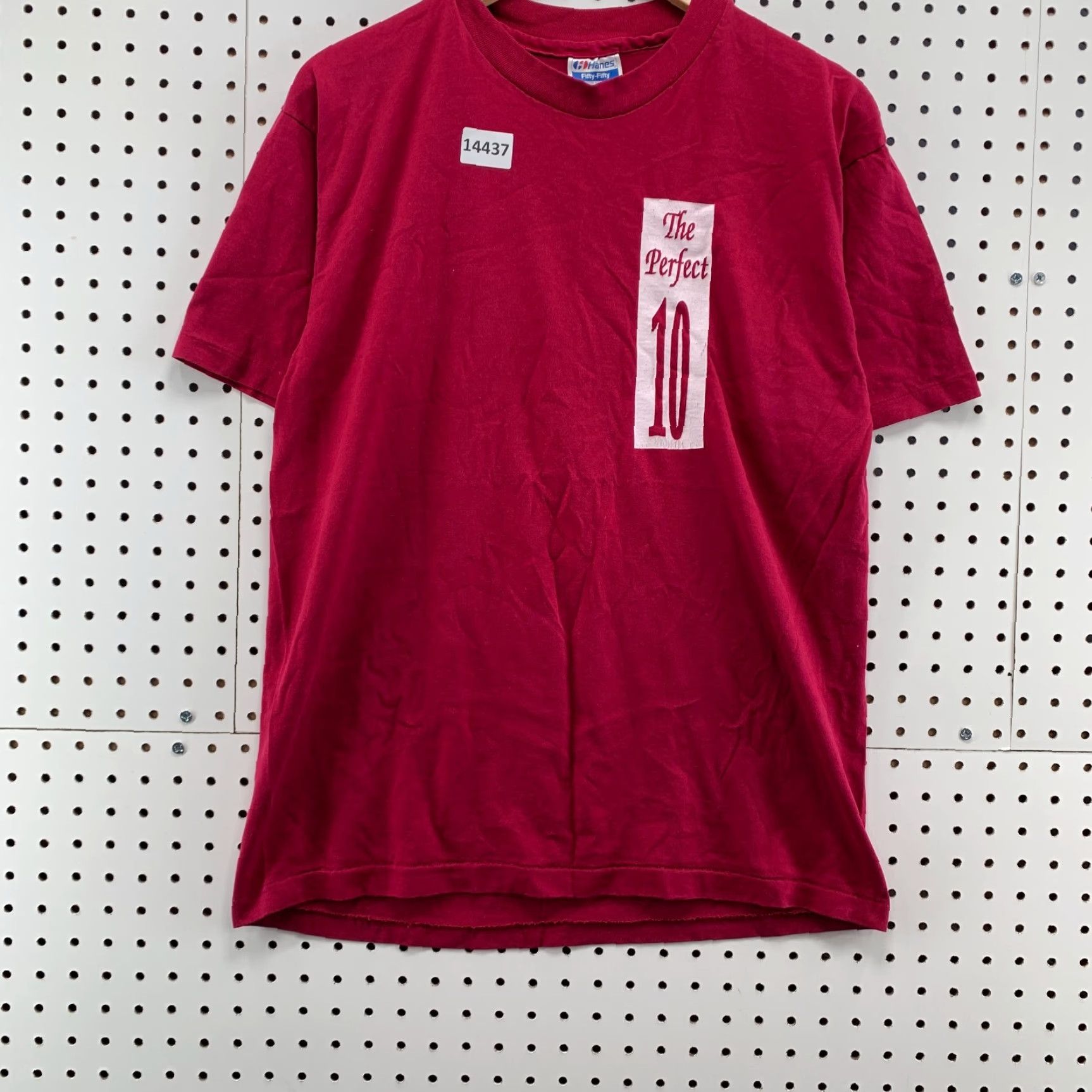 Hanes VINTAGE Hanes T-Shirt The Perfect 10 80s Red L Mens Size US L / EU 52-54 / 3 - 4 Thumbnail