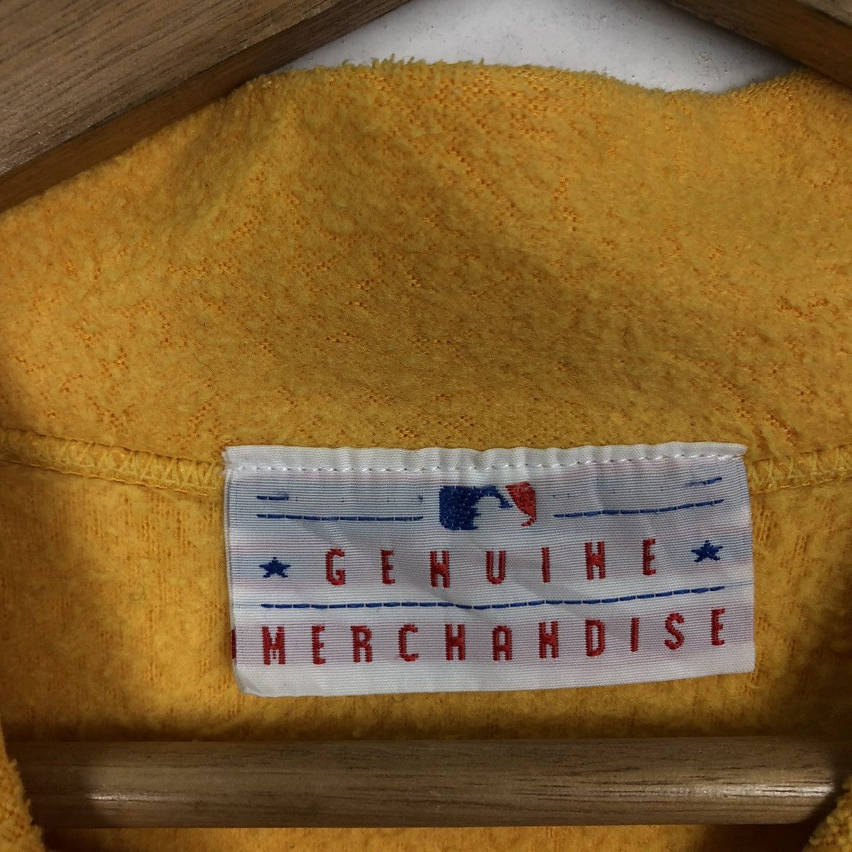 Japanese Brand × MLB VINTAGE MLB GENUINE MERCHANDISE BIG LOGO SWEATSHIRT Size US S / EU 44-46 / 1 - 9 Thumbnail