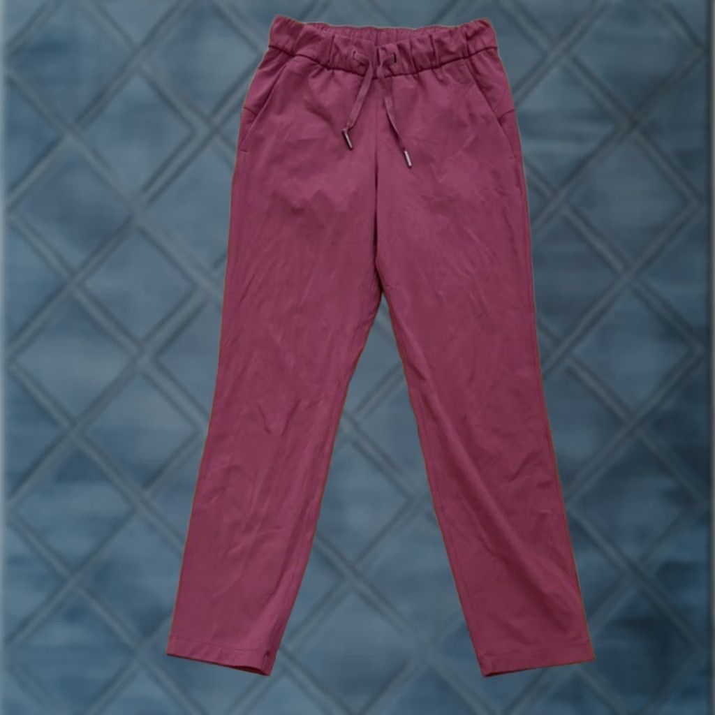 Lululemon Lululemon On The Fly 28” Woven Jogger Pants Women Regular Size 2 Merlot Red Tapered Inseam 28" Polyester Pants Size 26" / US 2 / IT 38 - 1 Thumbnail