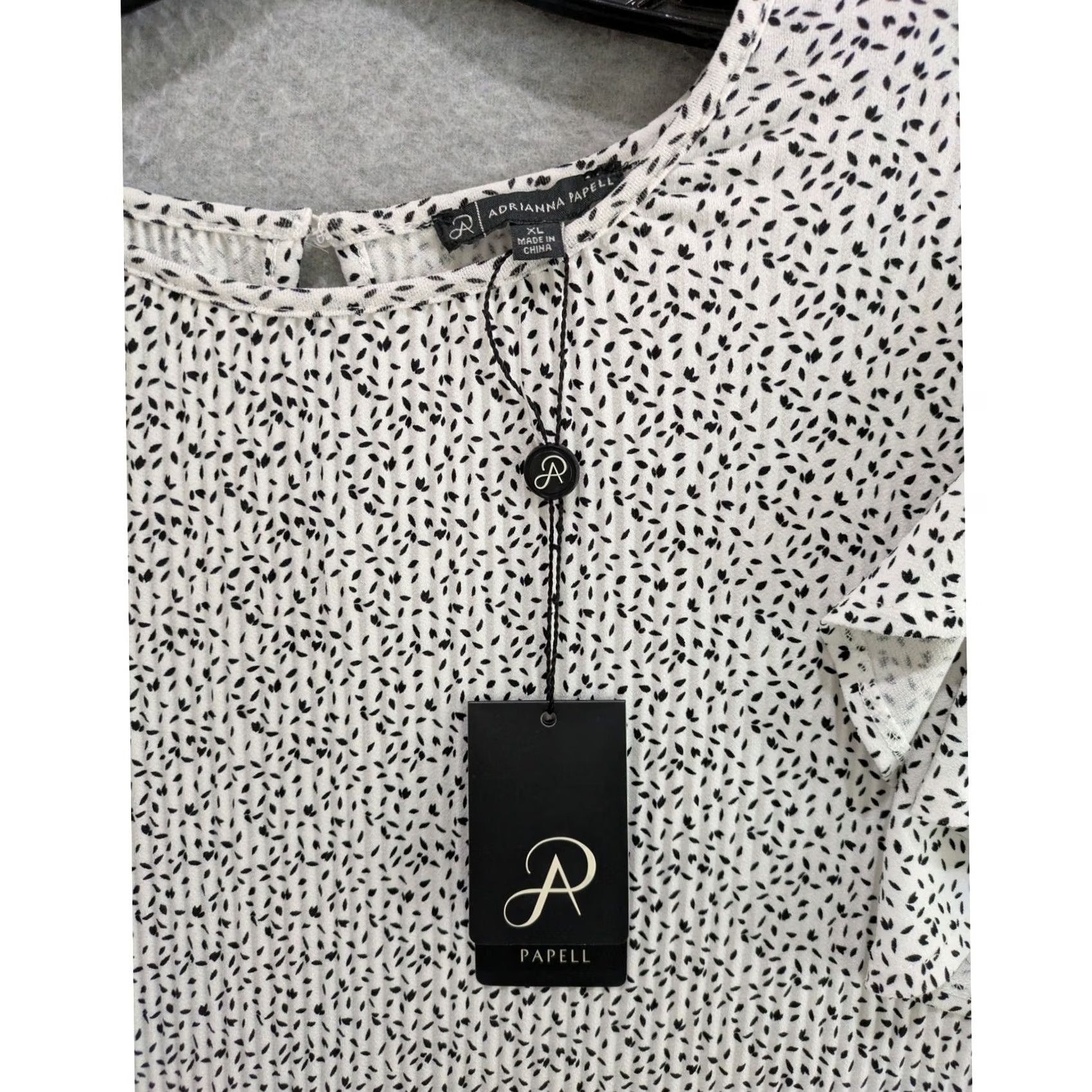 Adrianna Papell Adrianna Papell Blouse Women XL Ivory Black Floral Micro Pleat Puff Sleeve NWT Size XL / US 12-14 / IT 48-50 - 4 Thumbnail