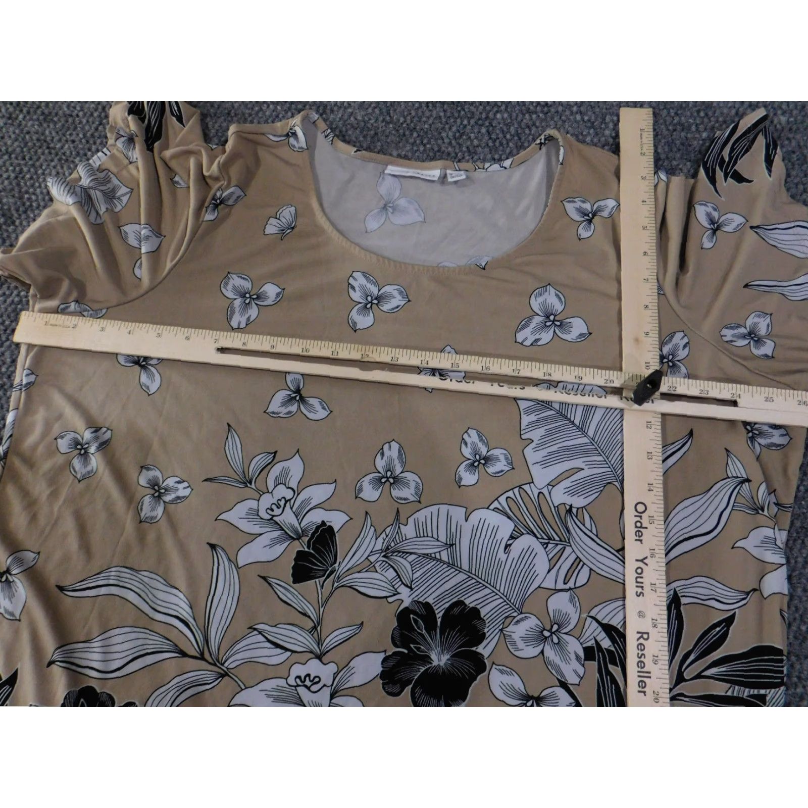 Vintage Susan Graver Blouse Womens 2X Tan Floral Short Sleeve Top Pullover Stretch Size XXL / US 16-18 / IT 52-54 - 5 Thumbnail