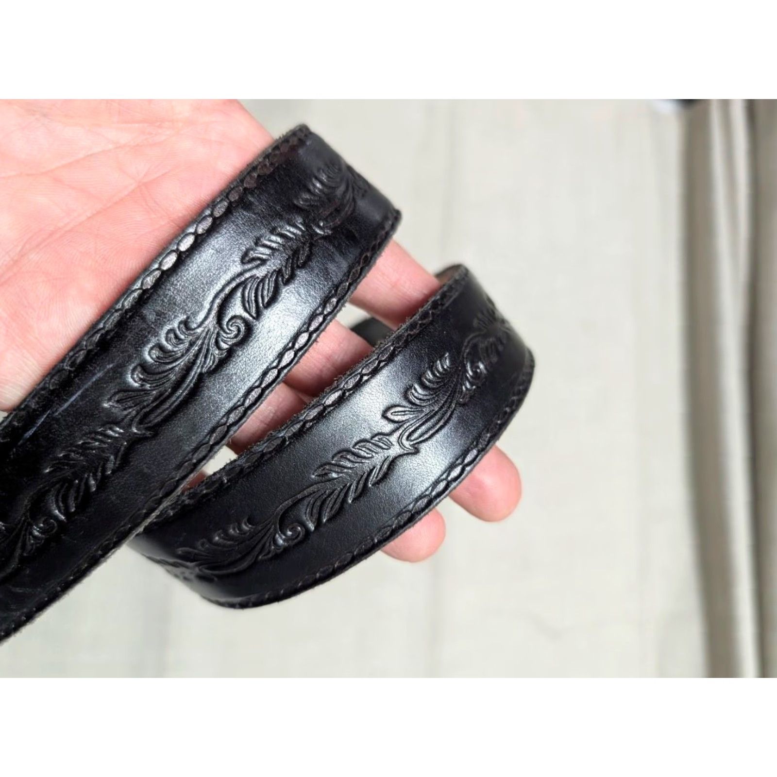 Vintage VINTAGE handcrafted western belt Tooled 32 black Cowhide leather Men Belt Size 32 - 3 Thumbnail