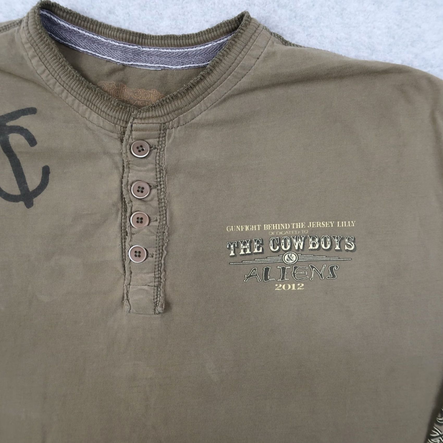 Vintage VINTAGE Cowboys and Aliens Movie Promo Long Sleeve T Shirt XL Olive Green Mens Size US XL / EU 56 / 4 - 3 Thumbnail