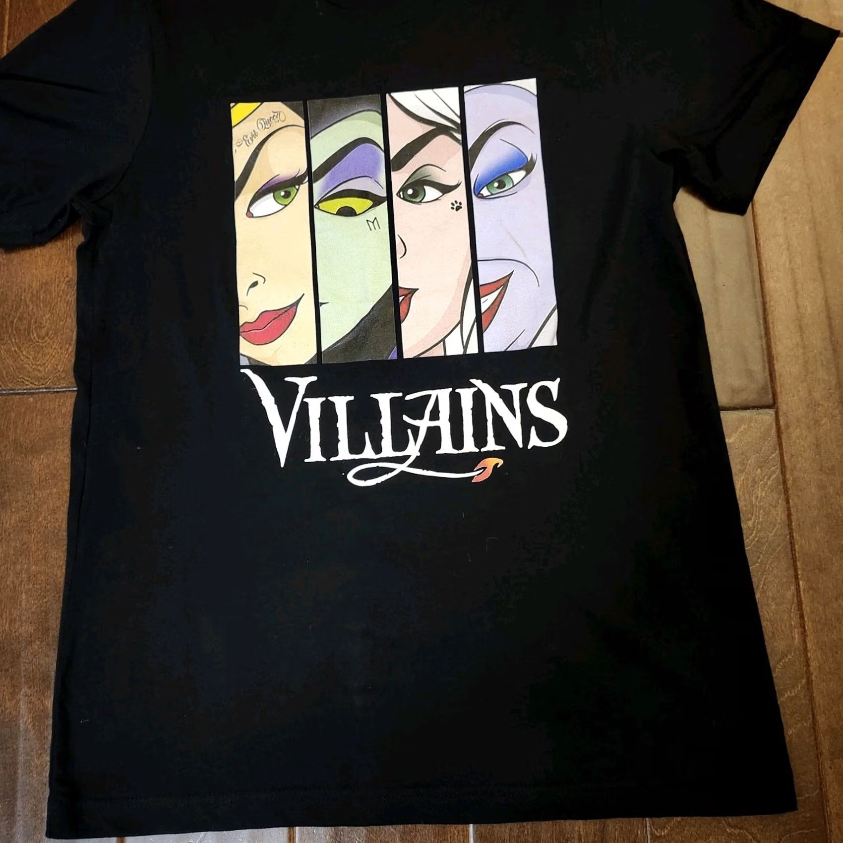 Disney Disney Villains Womens Black T-Shirt M Maleficent Cruella Ursula Evil Queen Canvas Cartoon Disney Villains Cap Sleeve Size M / US 6-8 / IT 42-44 - 3 Thumbnail