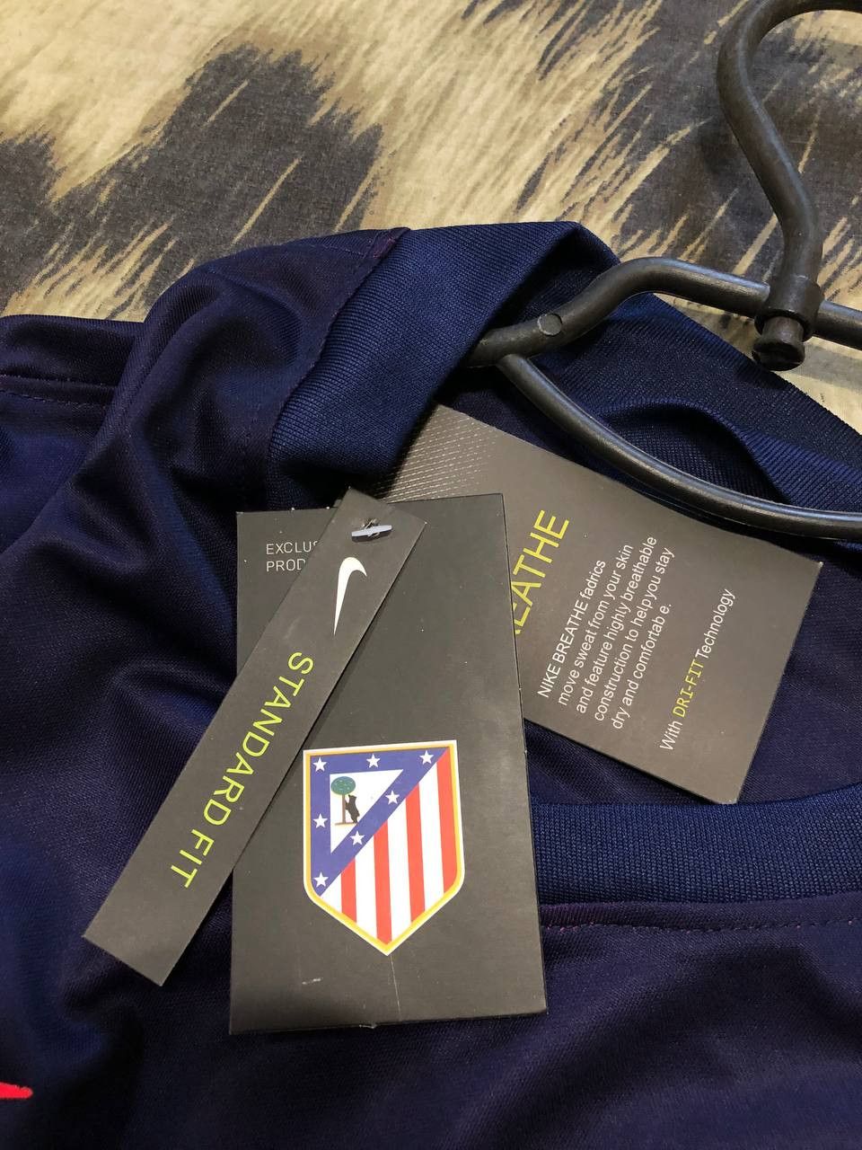 Nike Nike Football Shirt Atletico Madrid Home Soccer jersey Size US L / EU 52-54 / 3 - 14 Thumbnail