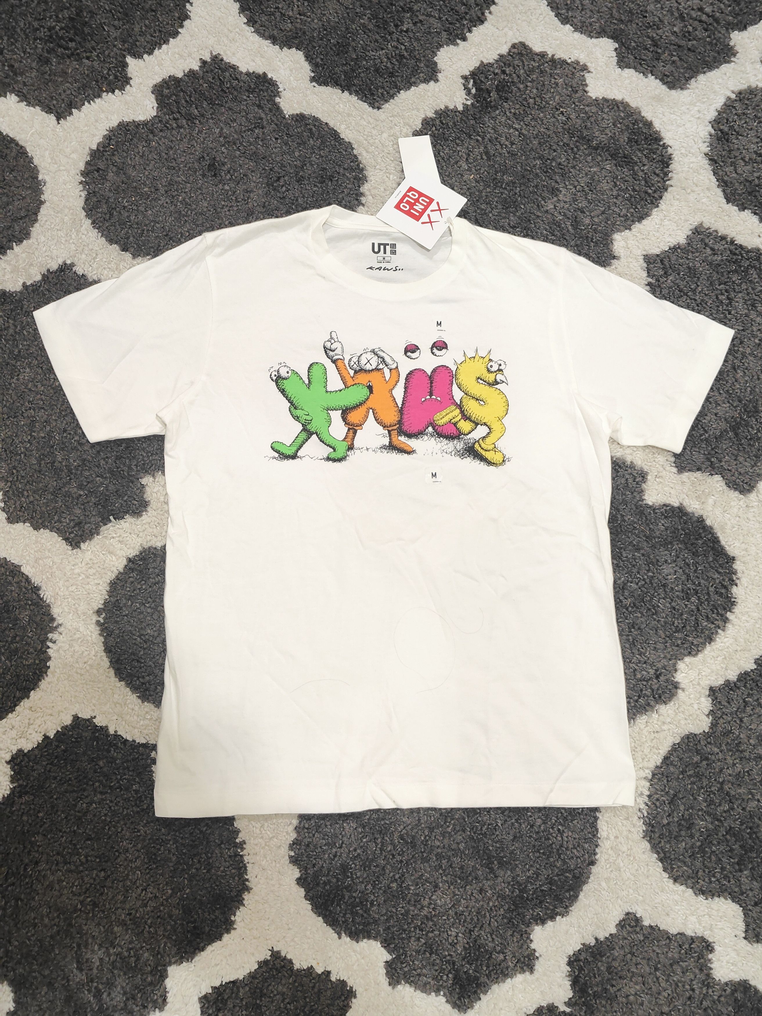 Kaws × Uniqlo Uniqlo X Kaws Letters Tee Graffiti 2016 Size US M / EU 48-50 / 2 - 1 Thumbnail