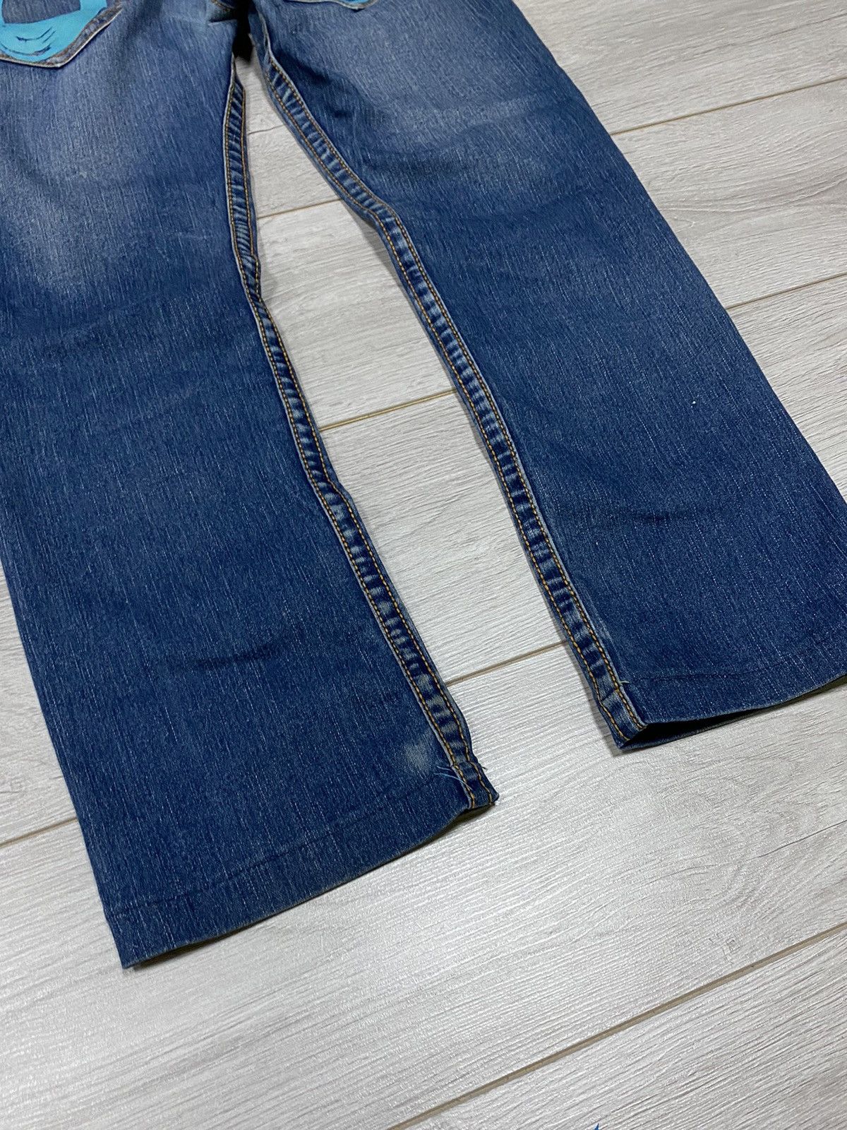 True Religion True Religion vintage horse shoe big logo stitched jeans Size US 30 / EU 46 - 8 Thumbnail