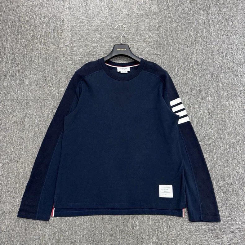 Thom Browne Thom Browne size3 Four stripes long sleeves Size US L / EU 52-54 / 3 - 1 Thumbnail