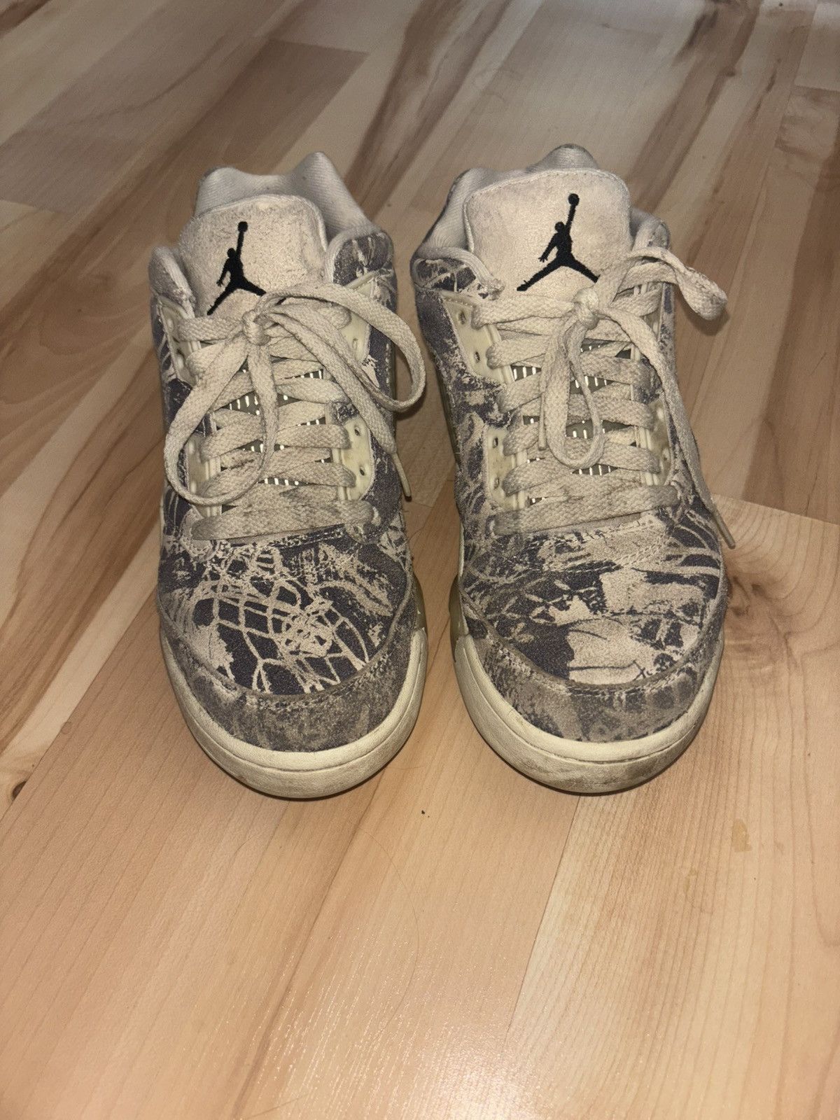 Jordan Brand Jordans Size US 7.5 / IT 37.5 - 2 Thumbnail