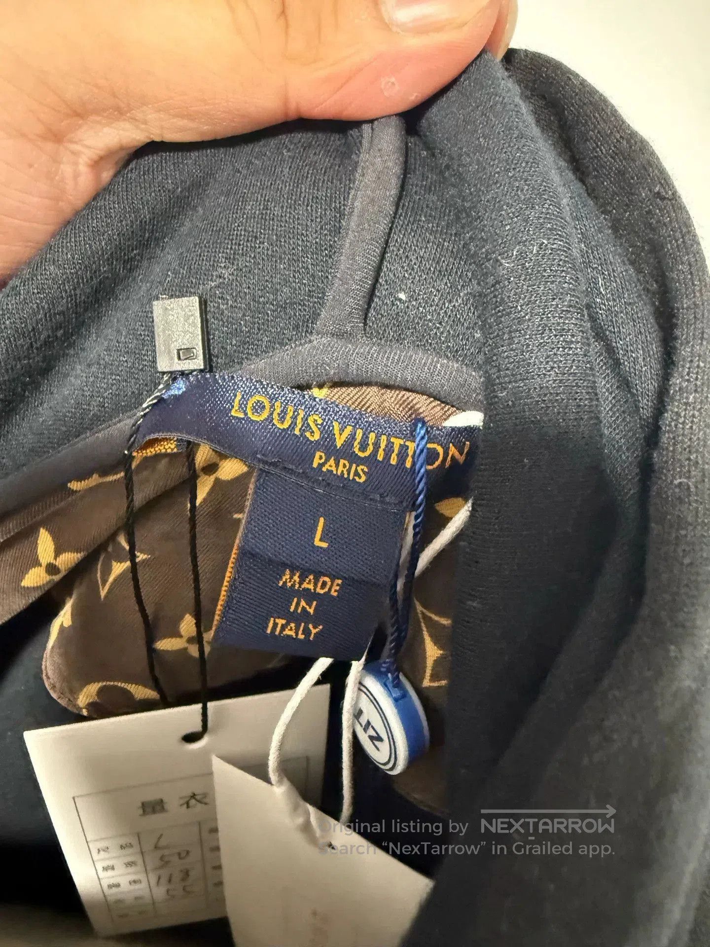 Louis Vuitton louis vuitton black logo hoodie size large. Size US L / EU 52-54 / 3 - 4 Thumbnail