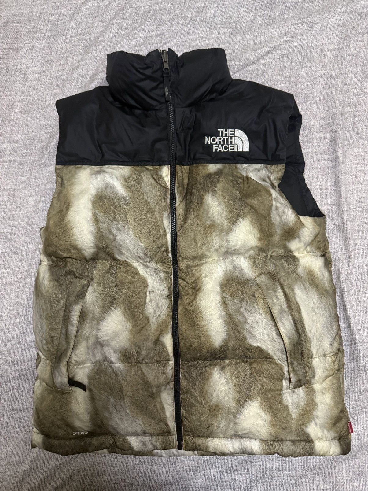 Supreme × The North Face Supreme tnf the north face fur print nuptse vest jacket Size US S / EU 44-46 / 1 - 1 Thumbnail