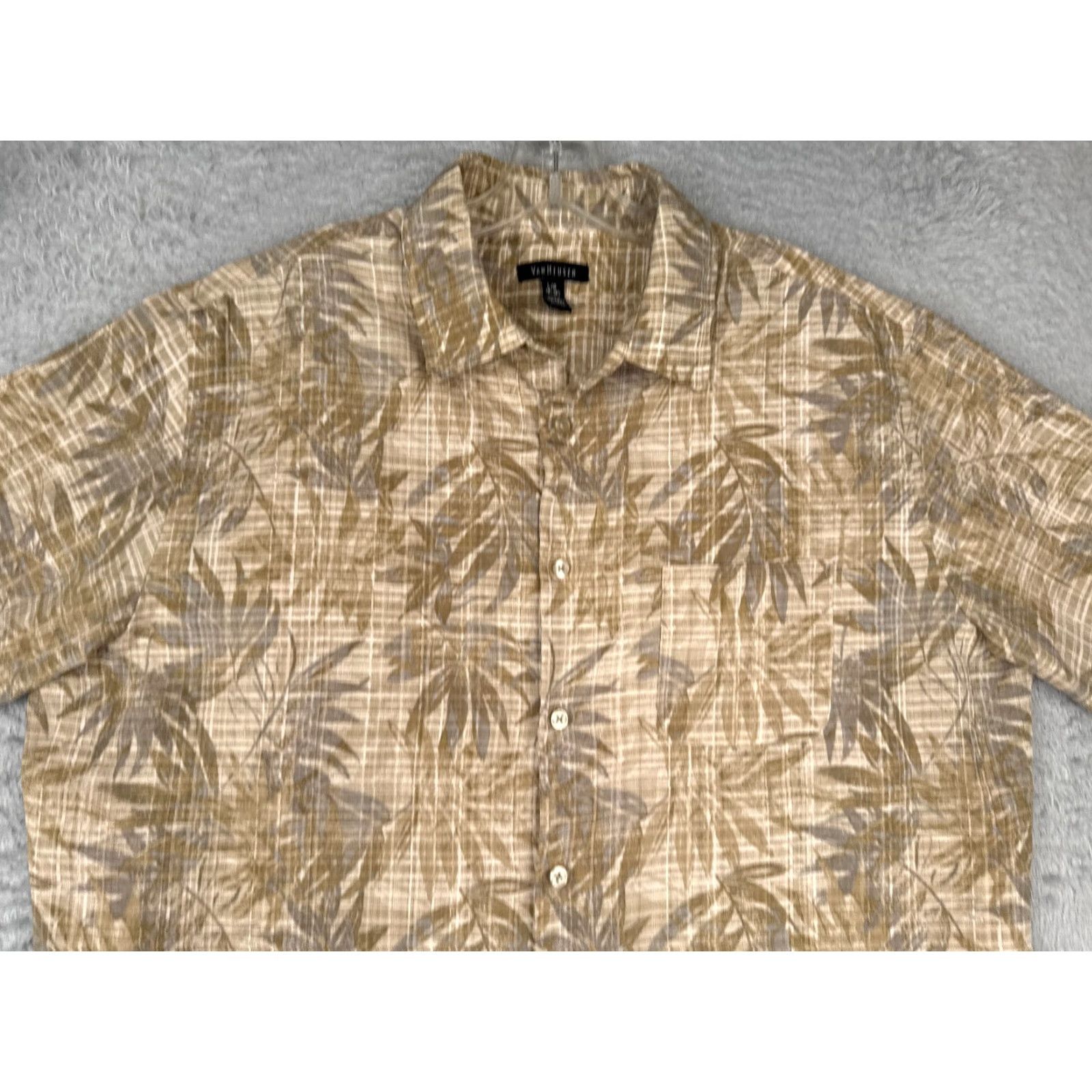Van Heusen VINTAGE Van Heusen Shirt Men Large Brown Beige Floral Leaf Hawaiian Rayon Blend 16-16.5 Size US L / EU 52-54 / 3 - 4 Thumbnail