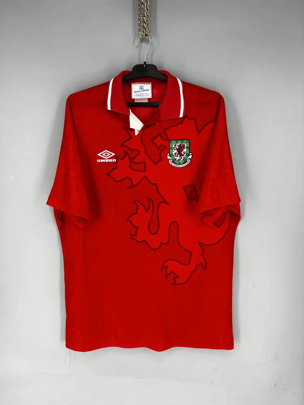 Sports Specialties Vintage Wales Home Football Shirt 1993/94 Adults Umbro Size US L / EU 52-54 / 3 - 1 Thumbnail