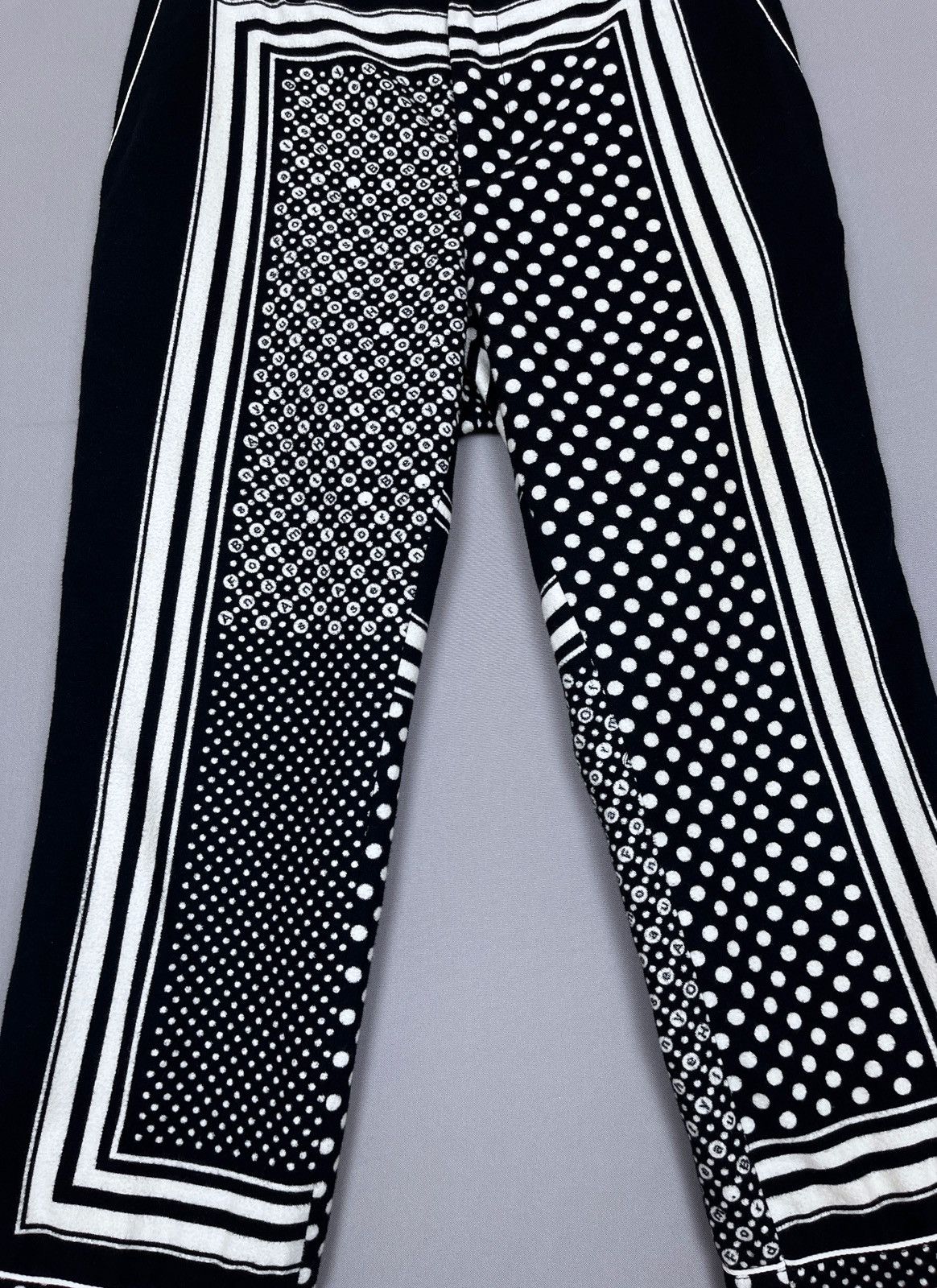 Designer × Japanese Brand × Sacai Rare SACAI AW 16 Cropped Printed Japanese Pants Size US 29 - 16 Thumbnail