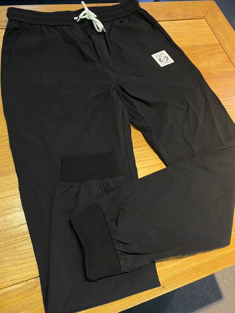 Loewe LOEWE sizeXL Thin sportswear pants with black comfortable q Size 28" / US 6 / IT 42 - 1 Thumbnail