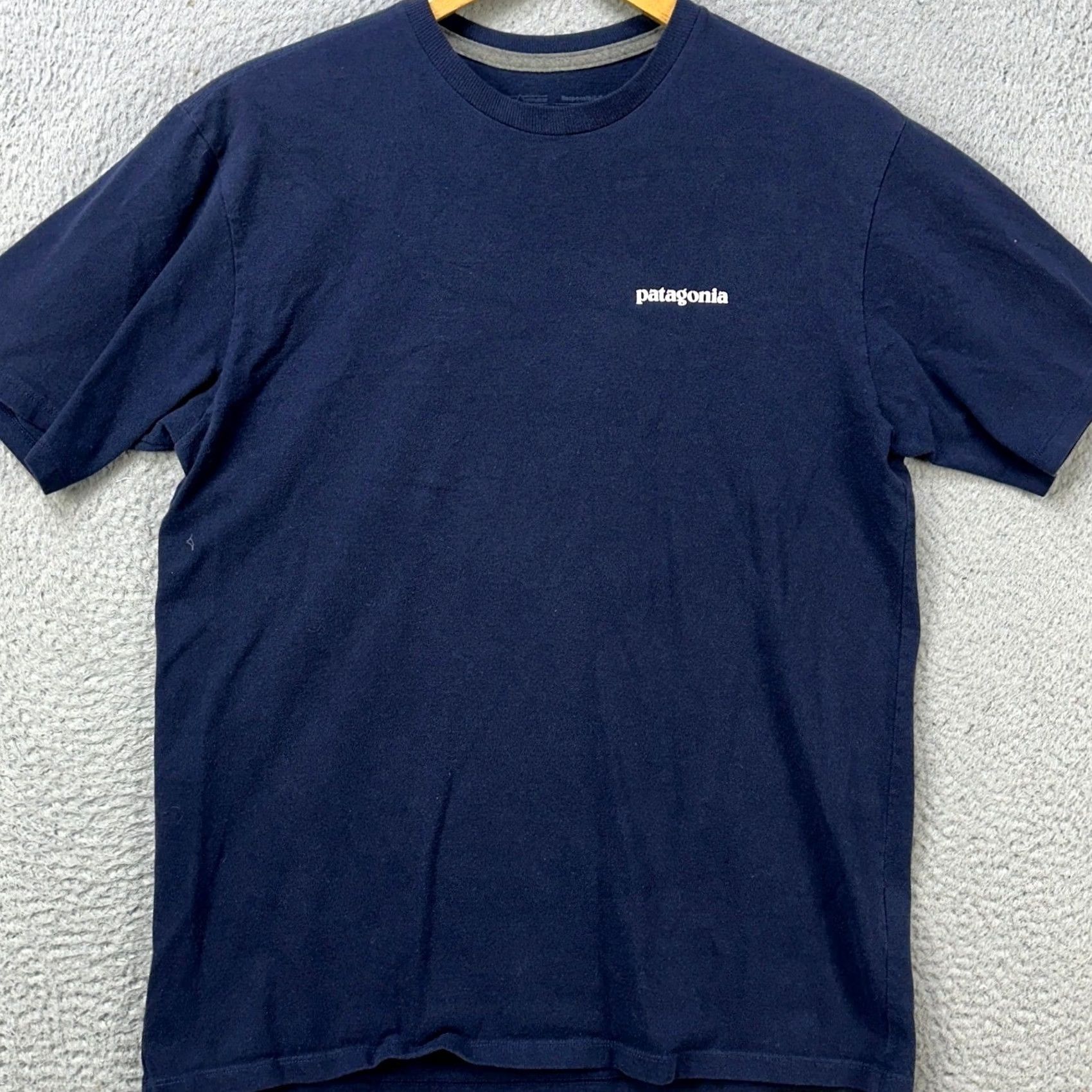 Patagonia Patagonia Mens Small T-Shirt Short Sleeve Navy Blue Regular Fit Responsibili-Tee Size US S / EU 44-46 / 1 - 2 Thumbnail