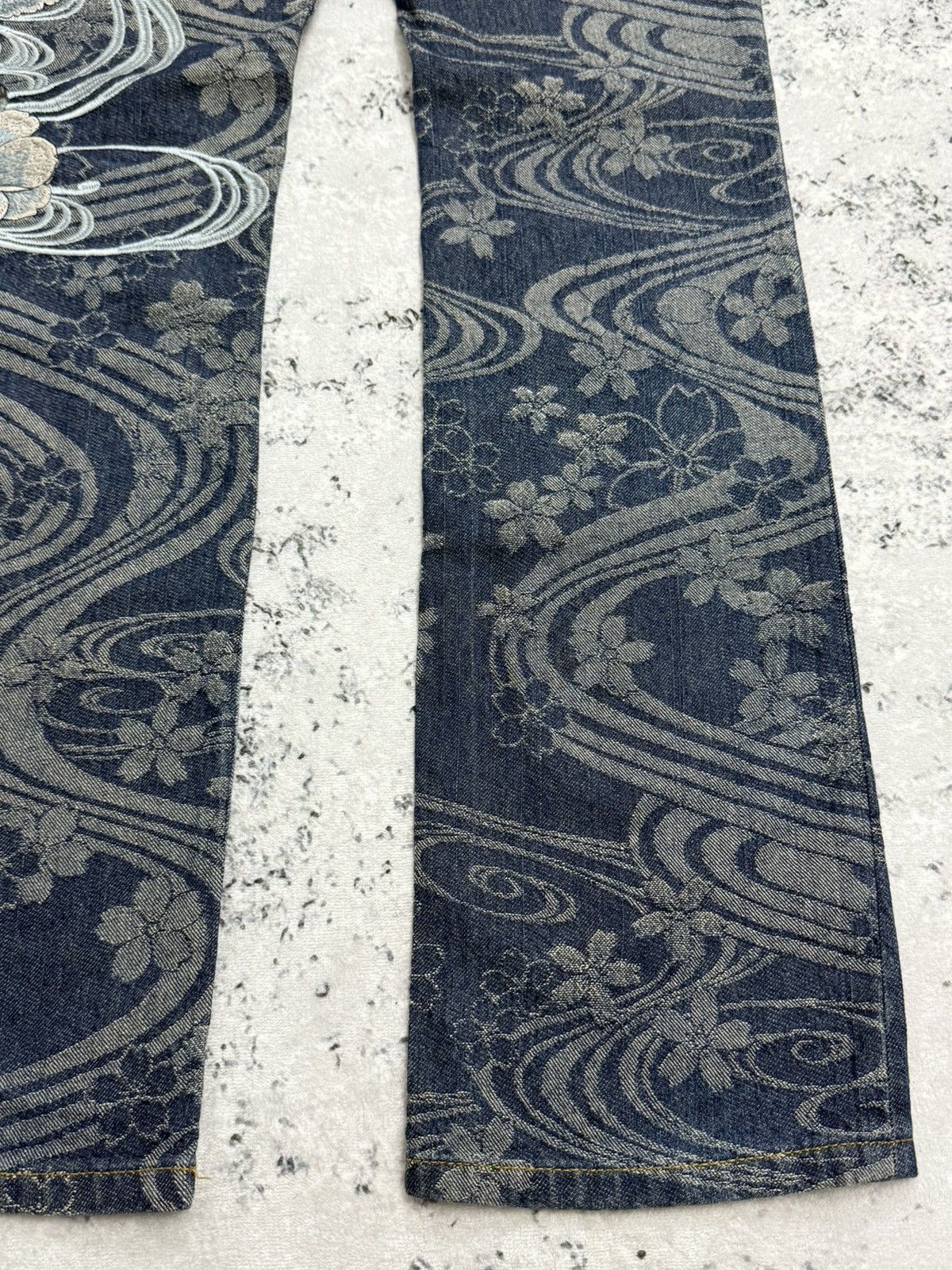 Karakuri Tamashii Vintage Karakuri Tamashi Sakura Embroidered Mini Flare Denim Size US 28 / EU 44 - 16 Thumbnail