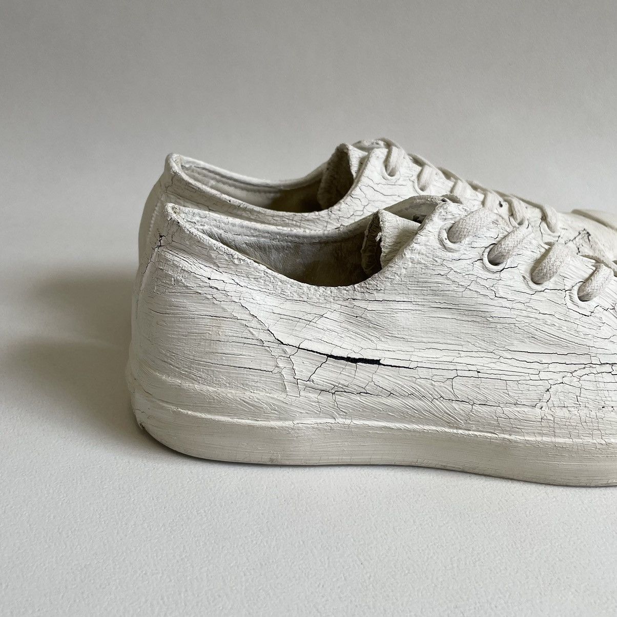 Converse × Maison Margiela S/S 14 White Painted Converse Sneakers Size US 8.5 / IT 38.5 - 2 Thumbnail