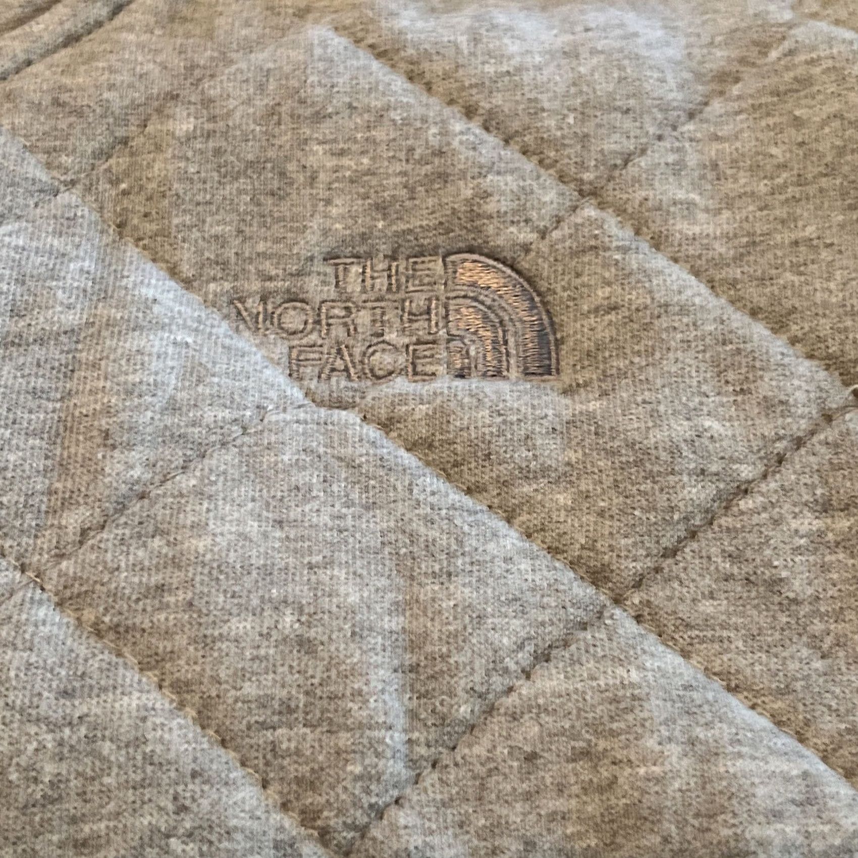 The North Face The North Face Jacket Women’s M Hooded Full Zip Sherpa Lined Quilt Argyle/Diamond Pattern Gray Mid-Length Windows? Size M / US 6-8 / IT 42-44 - 3 Thumbnail