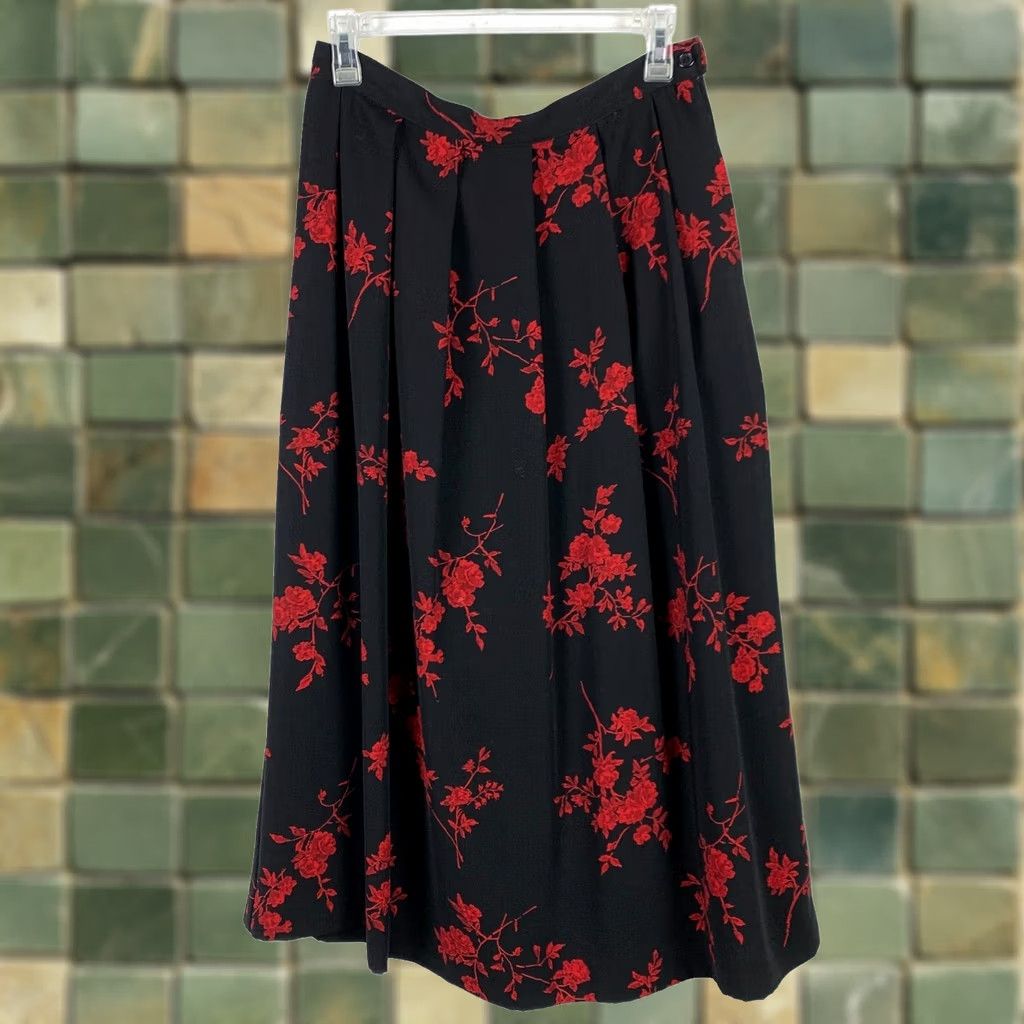Vintage VINTAGE Koret Petites Black Red Romantic Flowy Long Skirt 10P Petite 1990s Womens Black Skirt Size 32" / US 10 / IT 46 - 1 Thumbnail