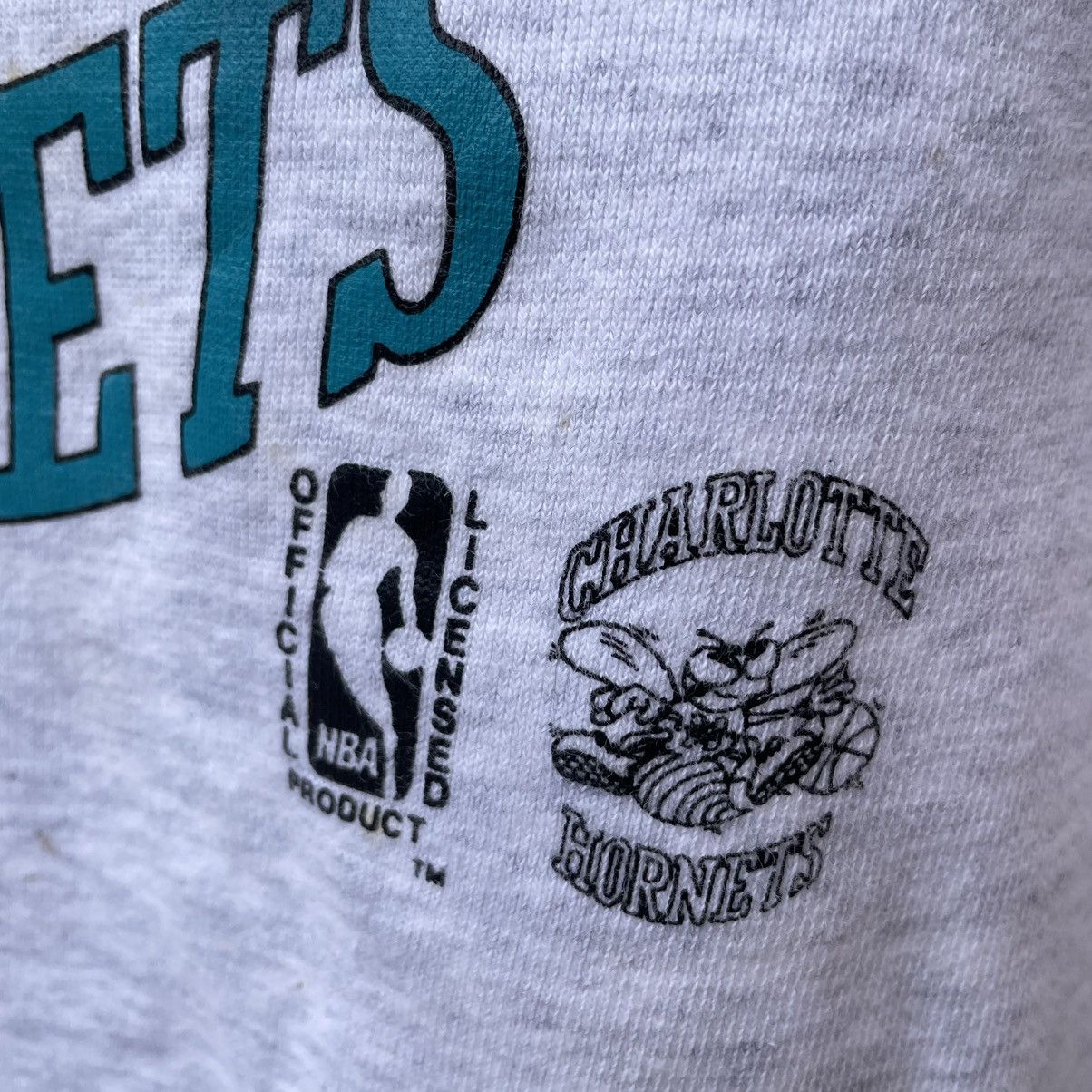 NBA 🔥Vintage 90s NBA Charlotte Hornet Big Logo Sweater Hoodie Size US S / EU 44-46 / 1 - 7 Thumbnail