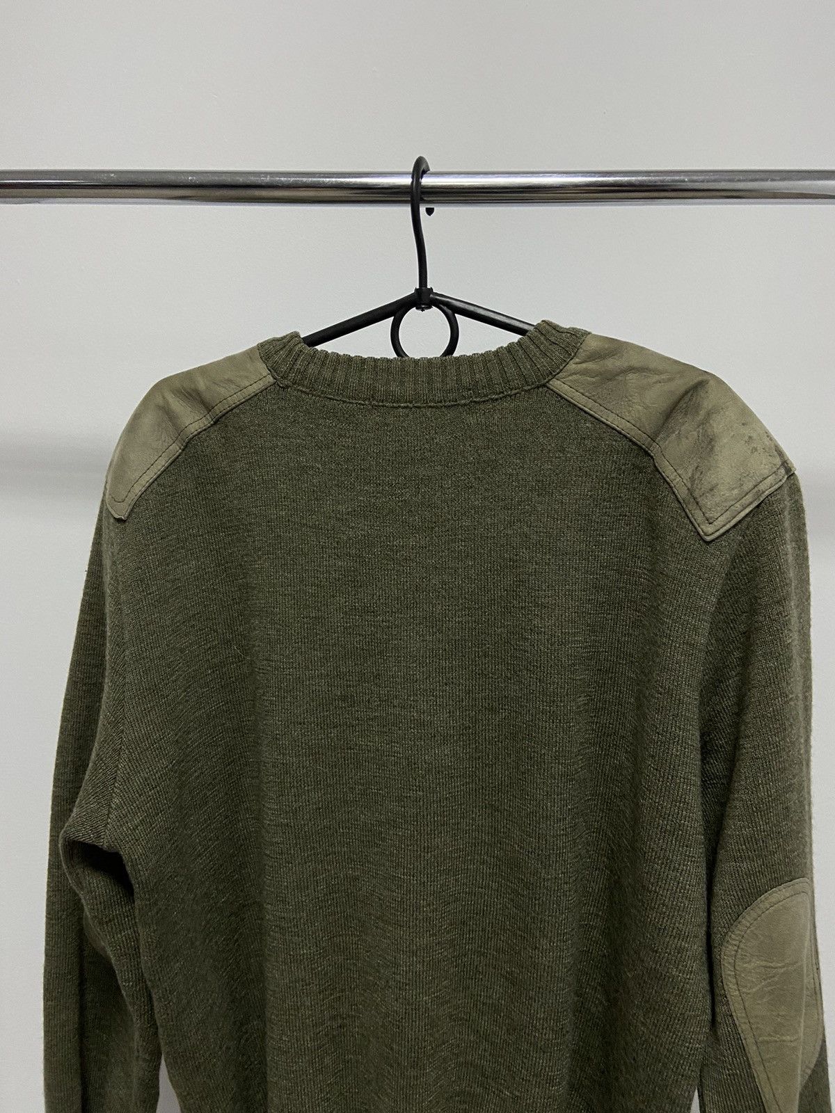 Burberry Burberry Vintage sweater Wool knitted Logo leather elbows Size US XL / EU 56 / 4 - 4 Thumbnail
