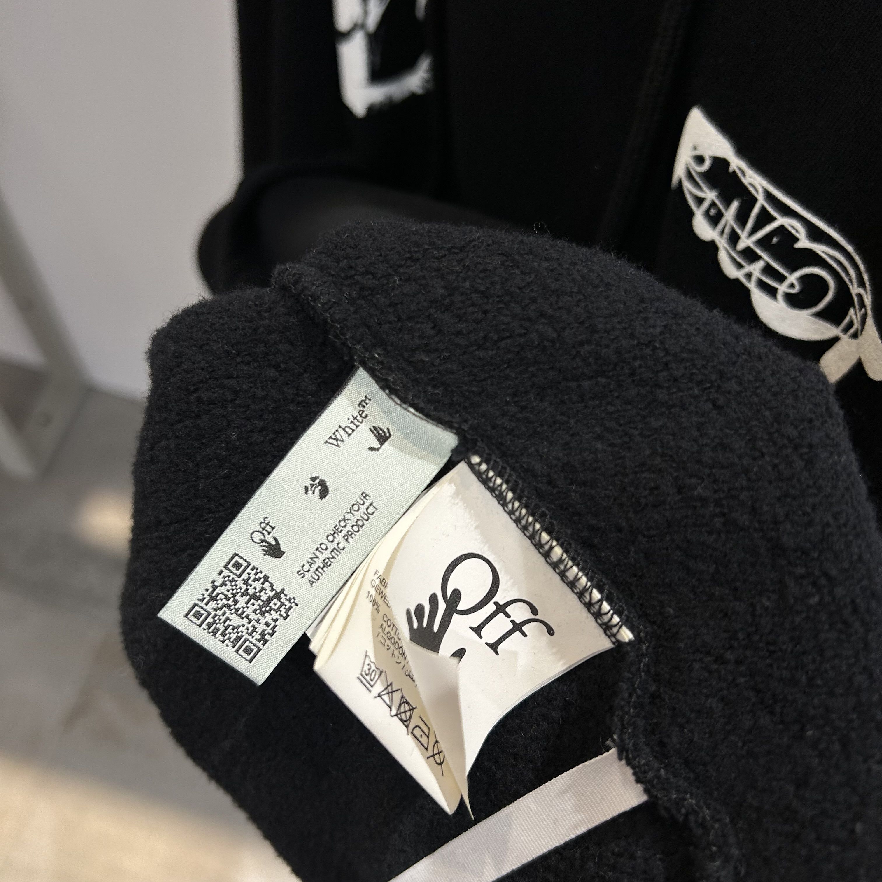 Off-White OFF-WHITE Black Kiss 21 Hoodie Size US M / EU 48-50 / 2 - 5 Thumbnail