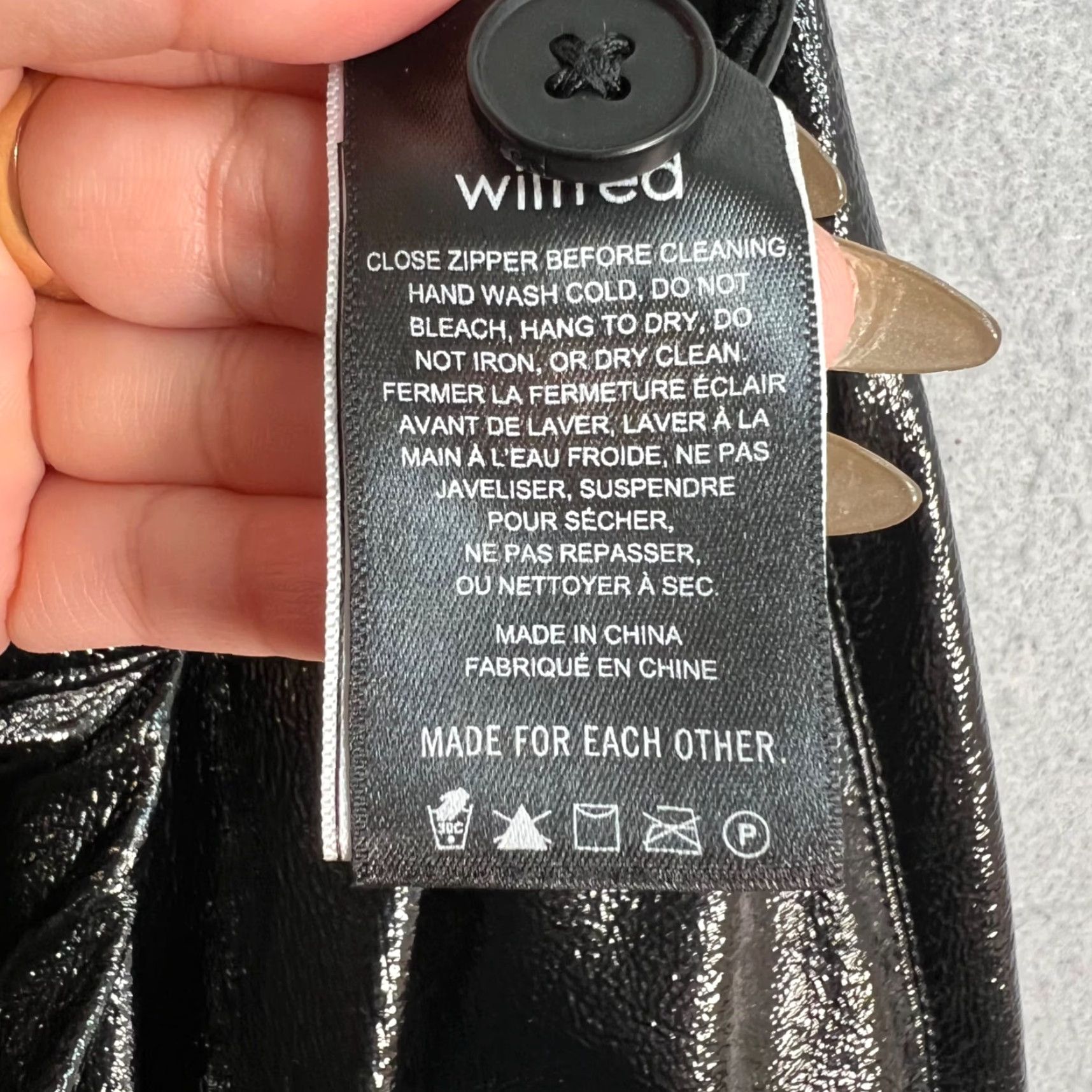 Vintage Wilfred Black Metallic High-Waisted Faux Leather Pants Womens Size 4 Size 27" / US 4 / IT 40 - 4 Thumbnail