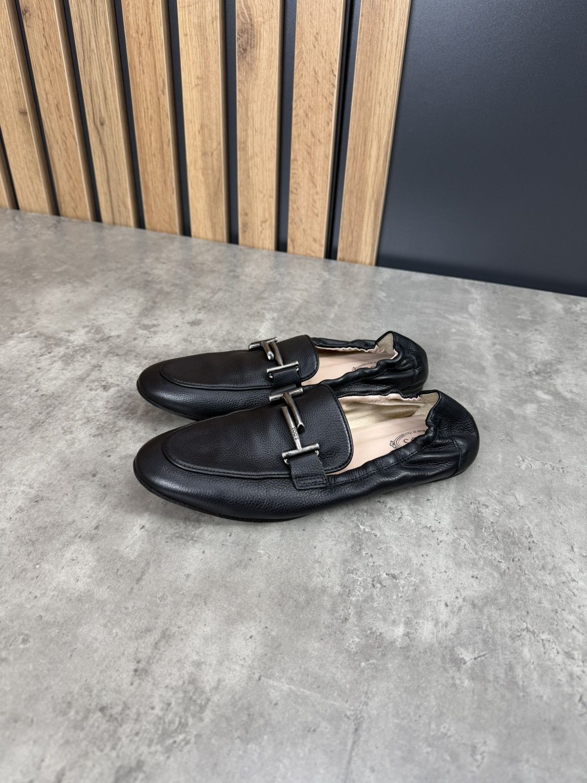 Tod's Tod’s Double T Black Leather Flats Loafers Size 37 1/2 Size US 7.5 / IT 37.5 - 2 Thumbnail
