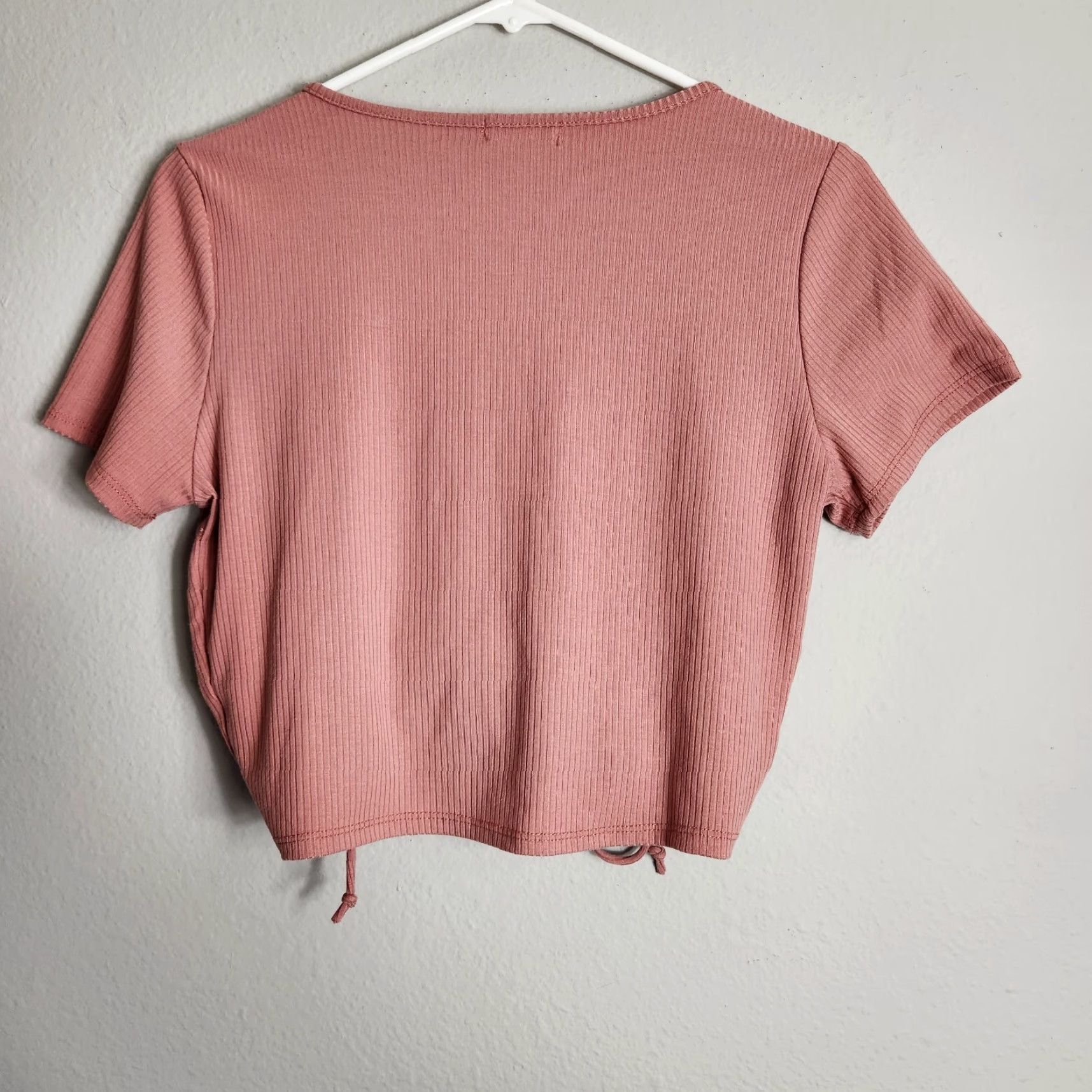 Vintage Heart Lips Womens Rose Pink Surplice Ruched Tie Bottom Ribbed Crop Top Size L Shirt Adult Womens Short Sleeve V-Neck Cropped Casual KnIT Size 36" / US 14 / IT 50 - 4 Thumbnail