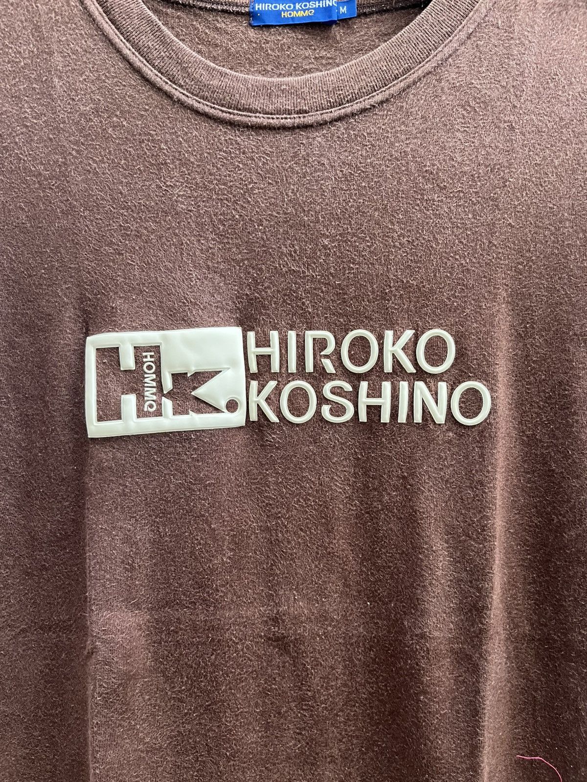 Hiroko Koshino Homme × Japanese Brand Hiroko Koshino Graphic Logo Tee – Rare 90s Japanese Style Size US M / EU 48-50 / 2 - 2 Thumbnail