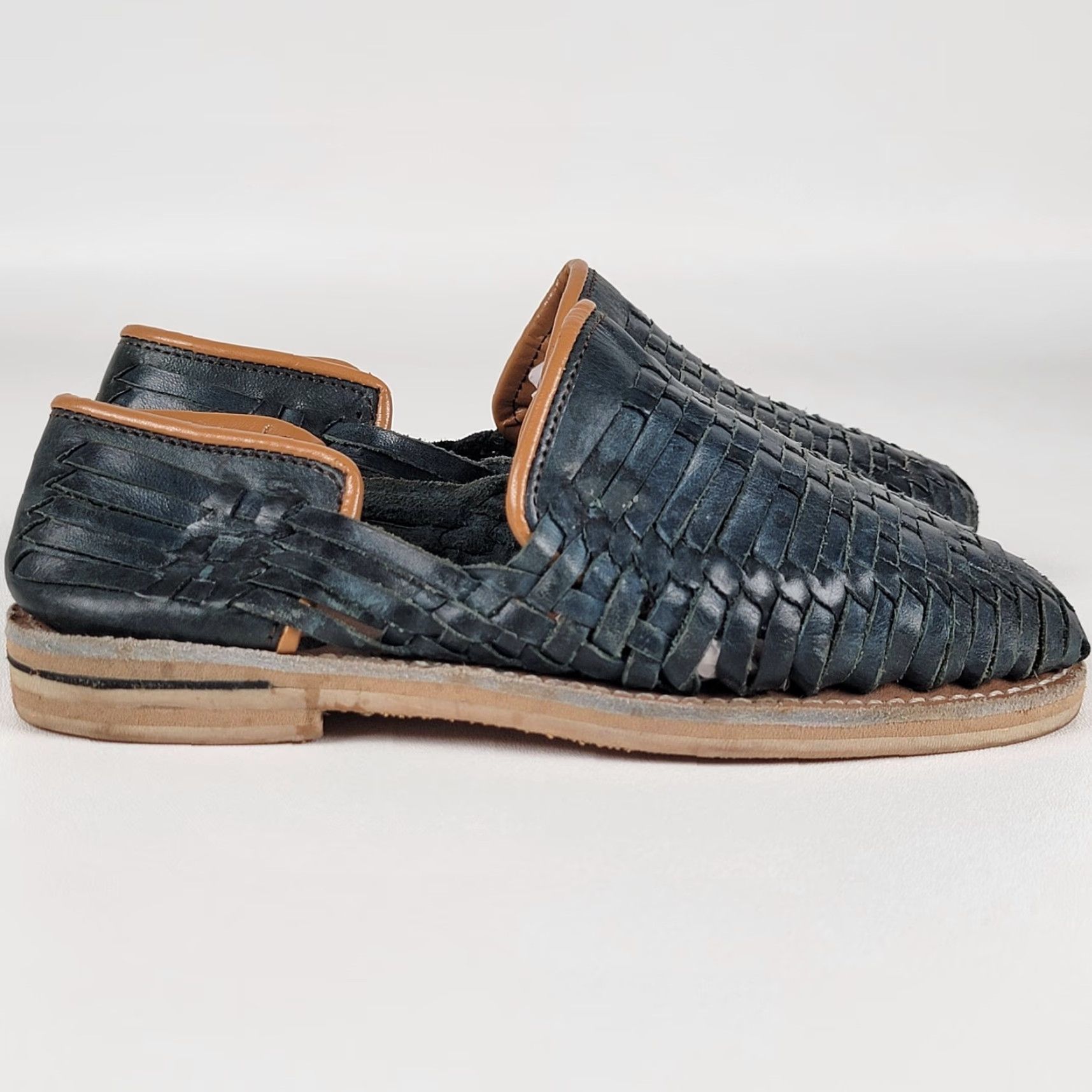 CLOSED Genuine Authentic Mexican Blue Leather Closed Toe Sandal Women's 5 US/2 Mexico - Flat Heel, Slip On, M Width, Geometric Pattern - Made in Mexico Size US 5 / IT 35 - 2 Thumbnail