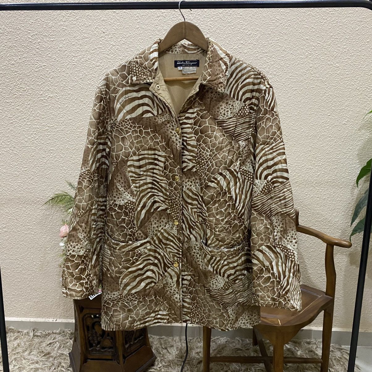 Salvatore Ferragamo ☀️Vintage Salvatore Feragamo quilted silk jacket Size US S / EU 44-46 / 1 - 1 Thumbnail