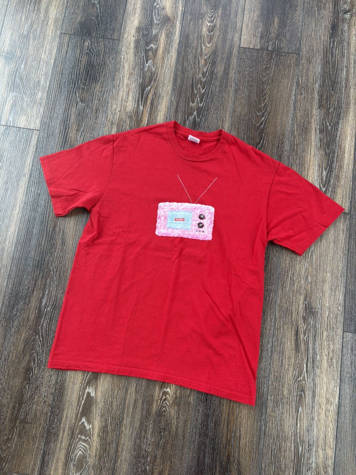 Supreme Supreme TV Tee SS18 Red Size US M / EU 48-50 / 2 - 2 Thumbnail