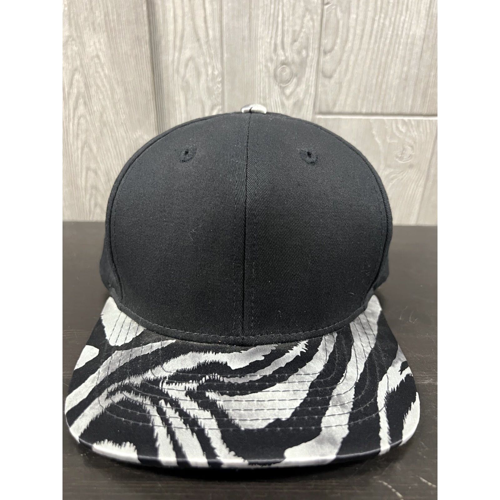 Vintage VINTAGE Top Level Zebra Print SnapBack Hat Black/Silver OSFA Size US M / EU 48-50 / 2 - 2 Thumbnail