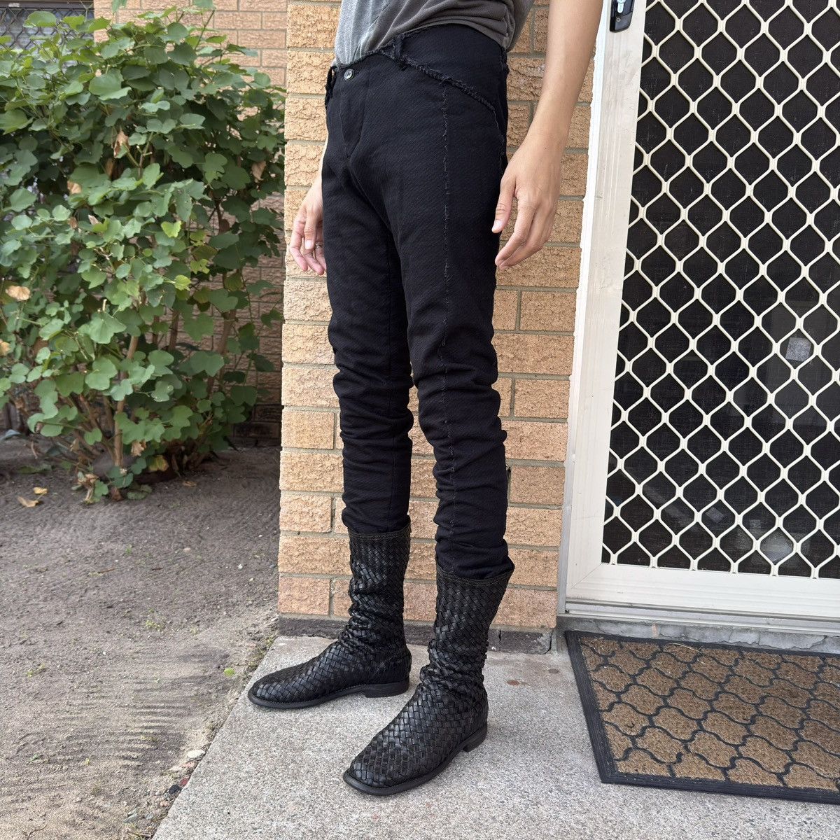 Individual Sentiments Individual Sentiments black raw-edge fitted trousers Size US 30 / EU 46 - 16 Thumbnail