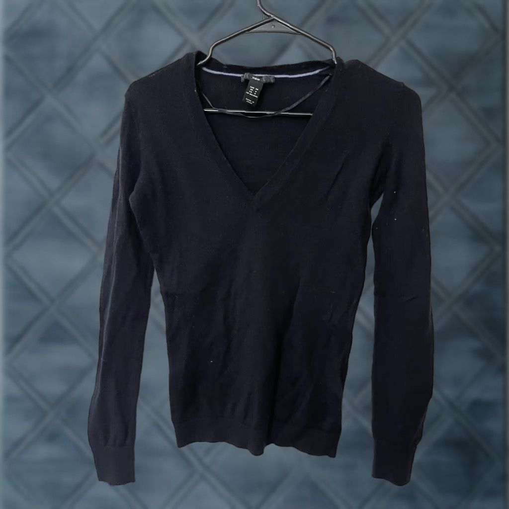 H&M VINTAGE H&M Cardigan Wool Knit Full Button Front Long Sleeve V-Neck Black Size 6 Womens Size M / US 6-8 / IT 42-44 - 1 Thumbnail