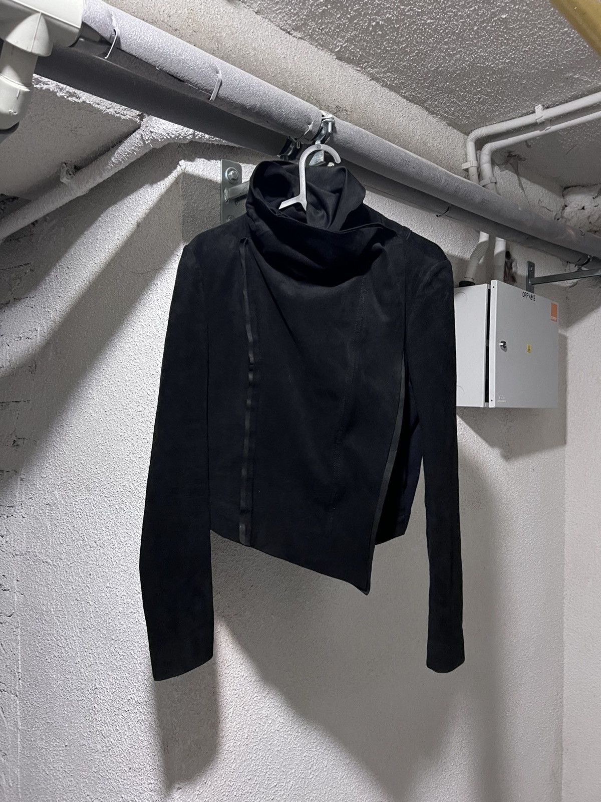 Rick Owens Detailed Asymmetrical Zip Cropped Avant Garde Jacket Size S / US 4 / IT 40 - 1 Thumbnail