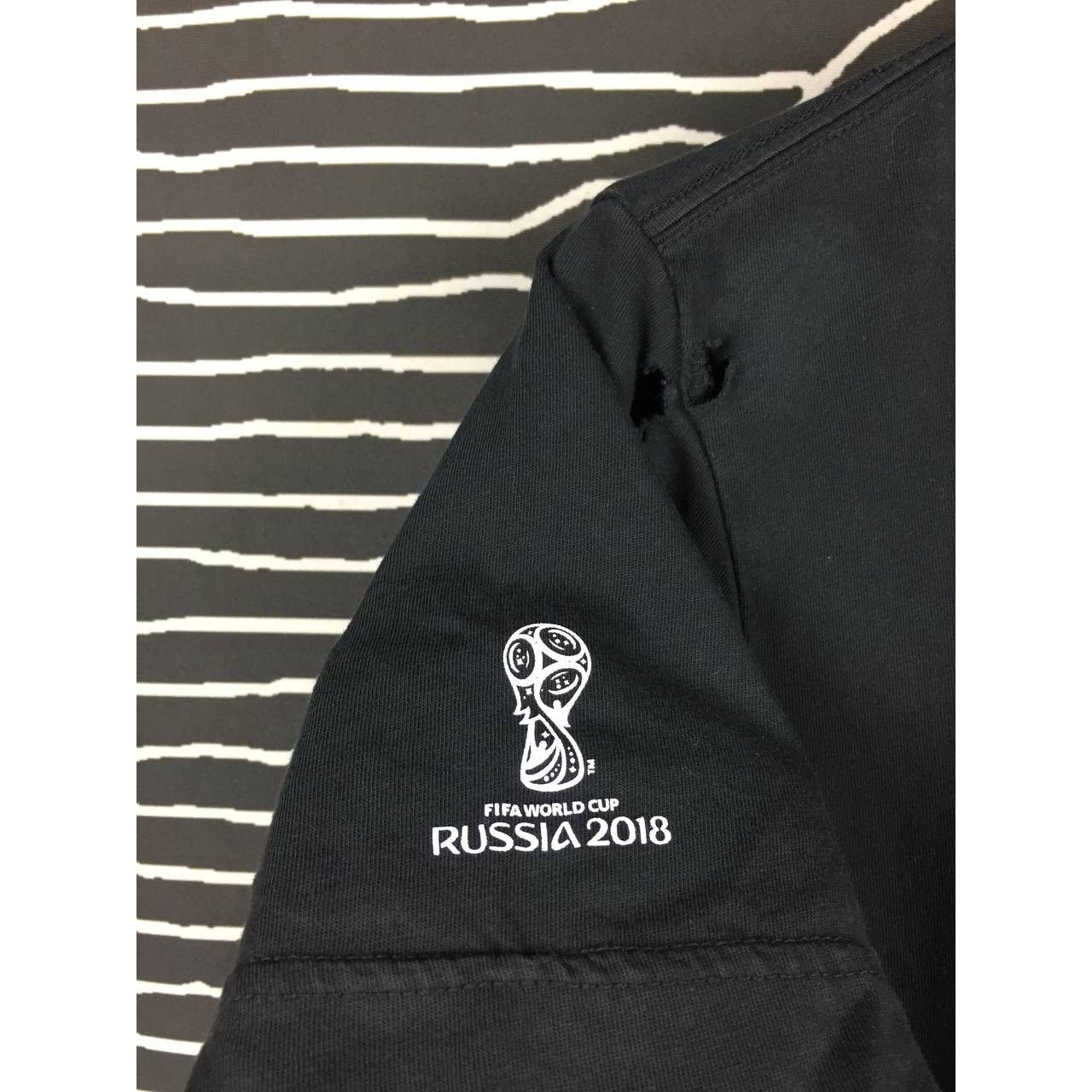 Adidas × Vintage Adidas Fifa World Cup Russia 2018 Sportswear Tee Size US M / EU 48-50 / 2 - 5 Thumbnail
