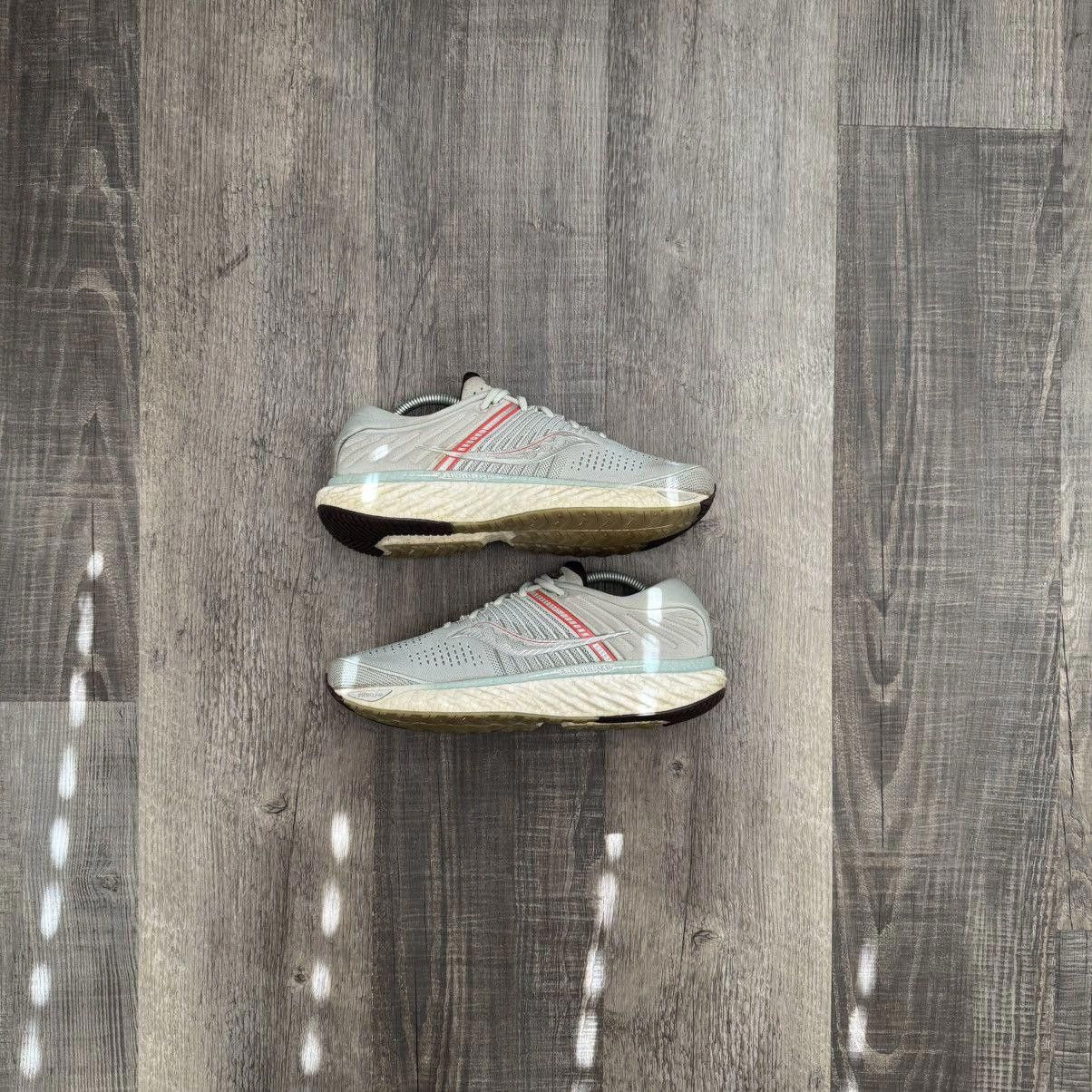 Saucony SAUCONY • WMNS Triumph 17 (8.5M) Size US 8.5 / EU 41-42 - 1 Thumbnail
