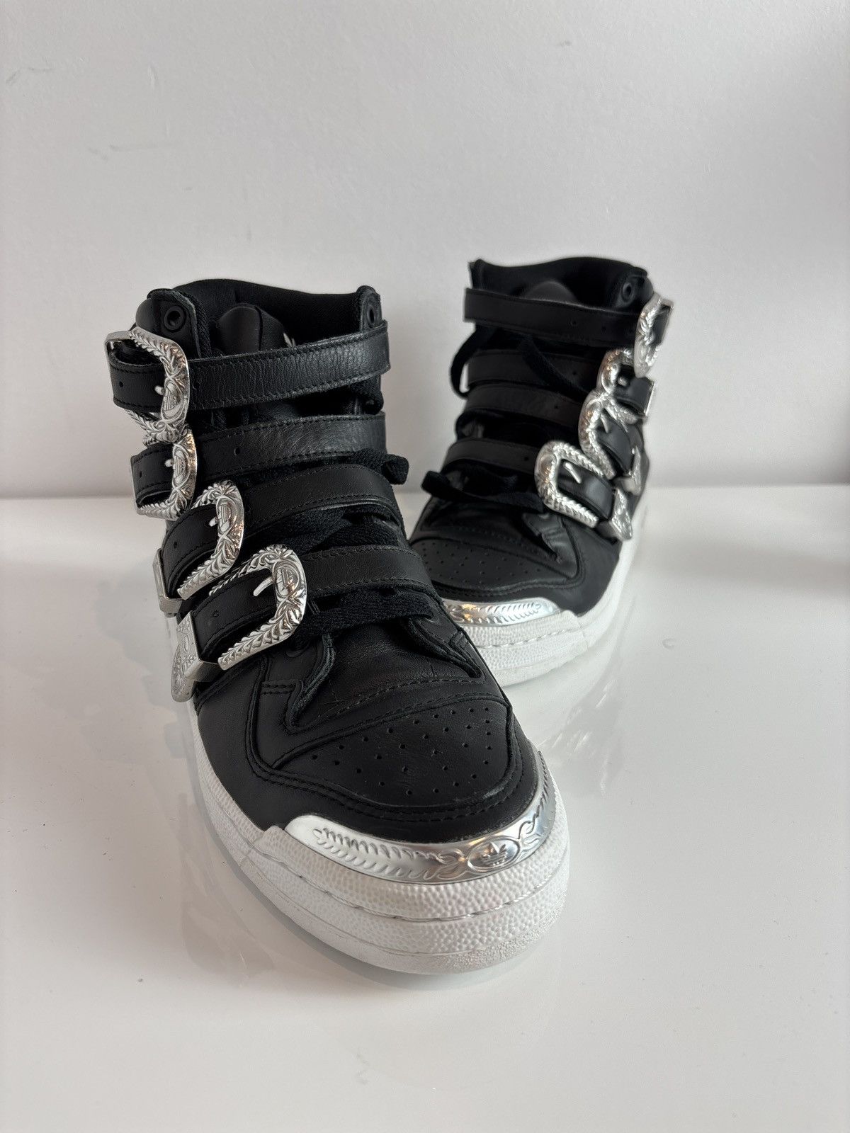 Adidas × Jeremy Scott adidas x Jeremy Scott JS Forum Hi Silver Buckle Size US 8.5 / EU 41-42 - 8 Thumbnail