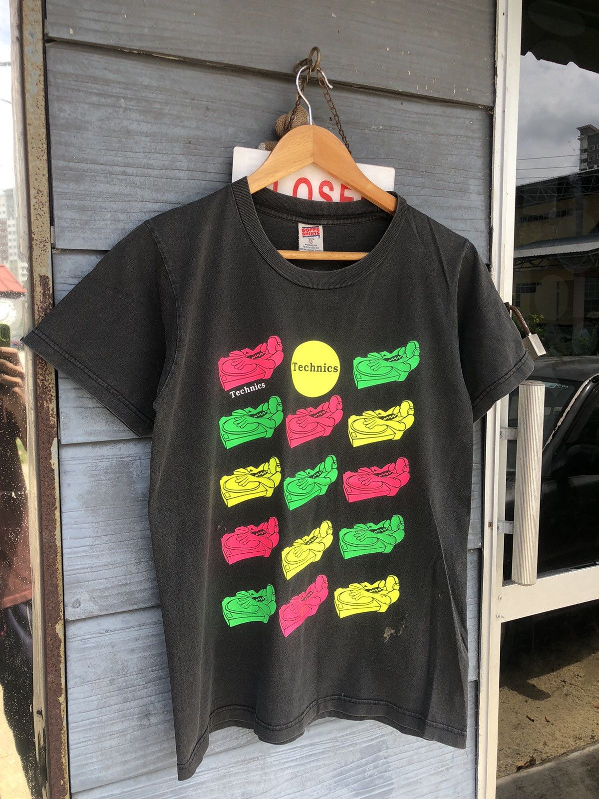 Vintage Vintage 90s Beauty Sunfaded Technics DJ Tshirts Size US S / EU 44-46 / 1 - 4 Thumbnail